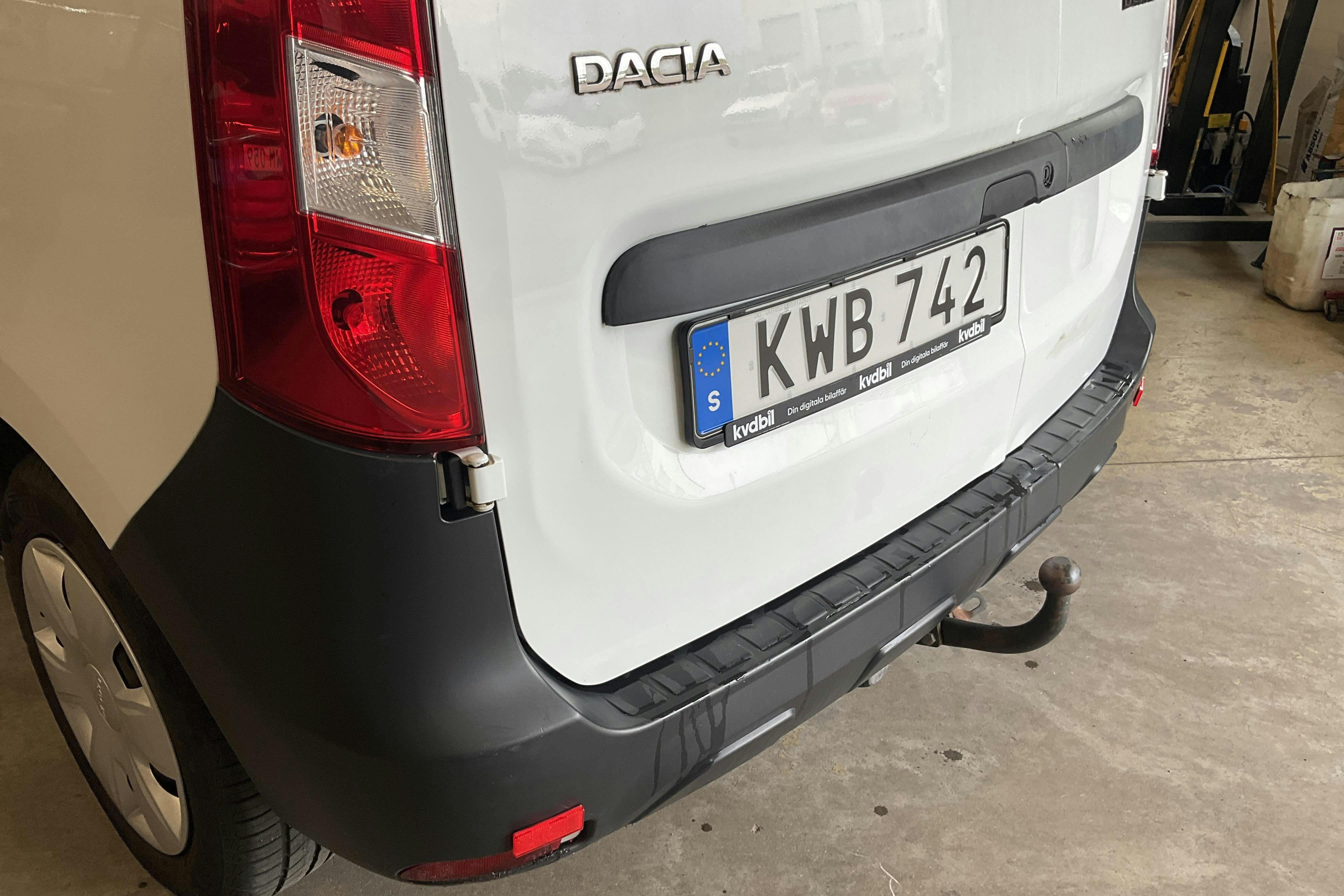 Vehicle Image 12