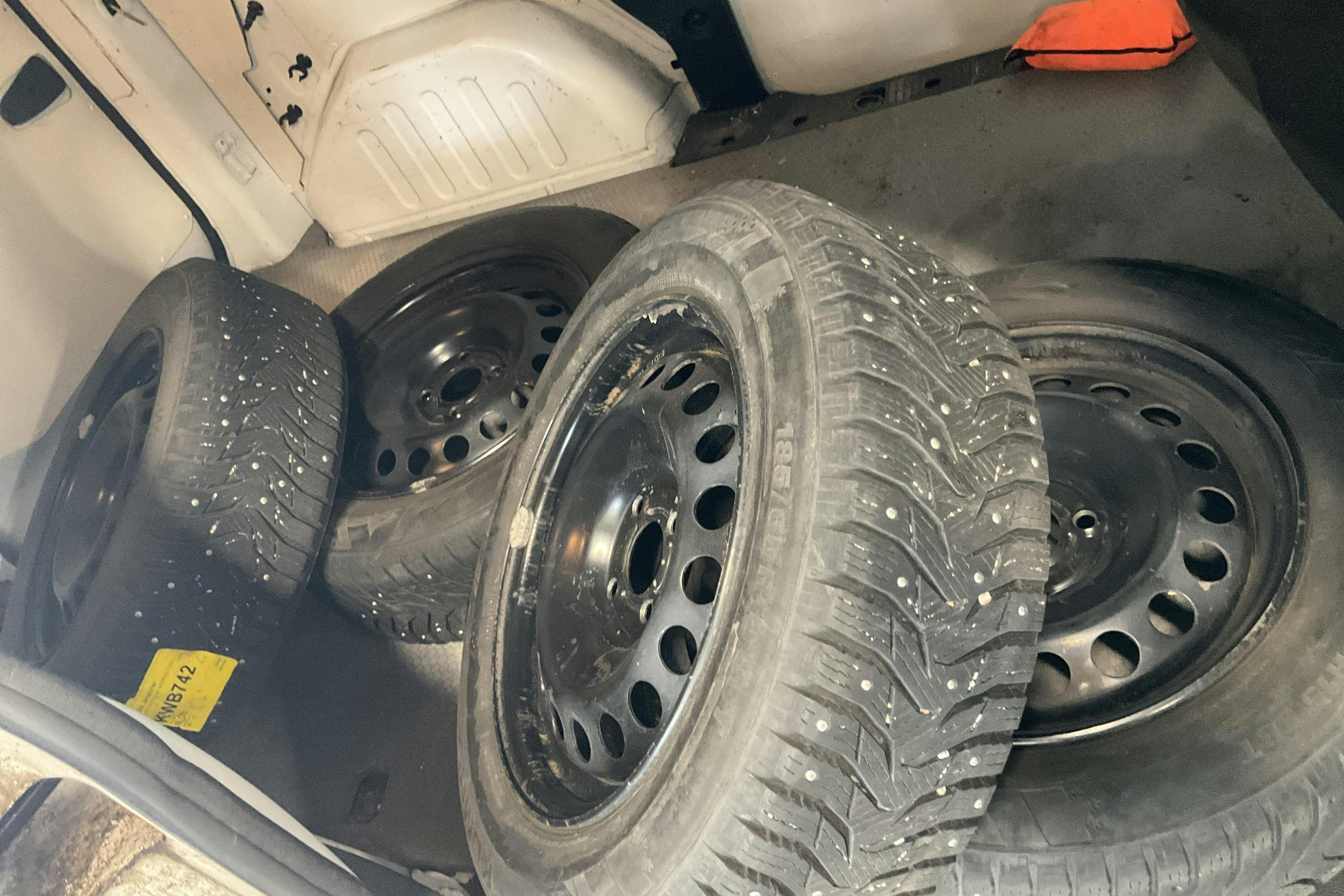 Vehicle Image 13