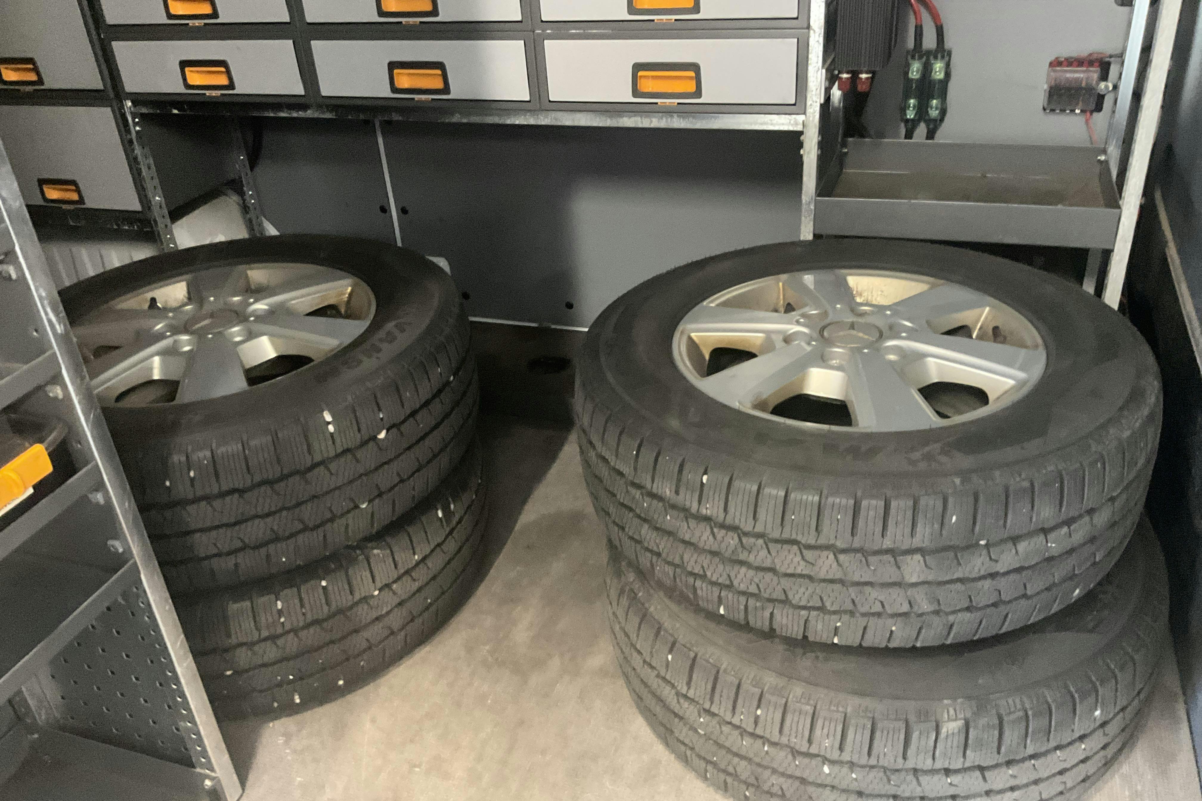 Vehicle Image 18