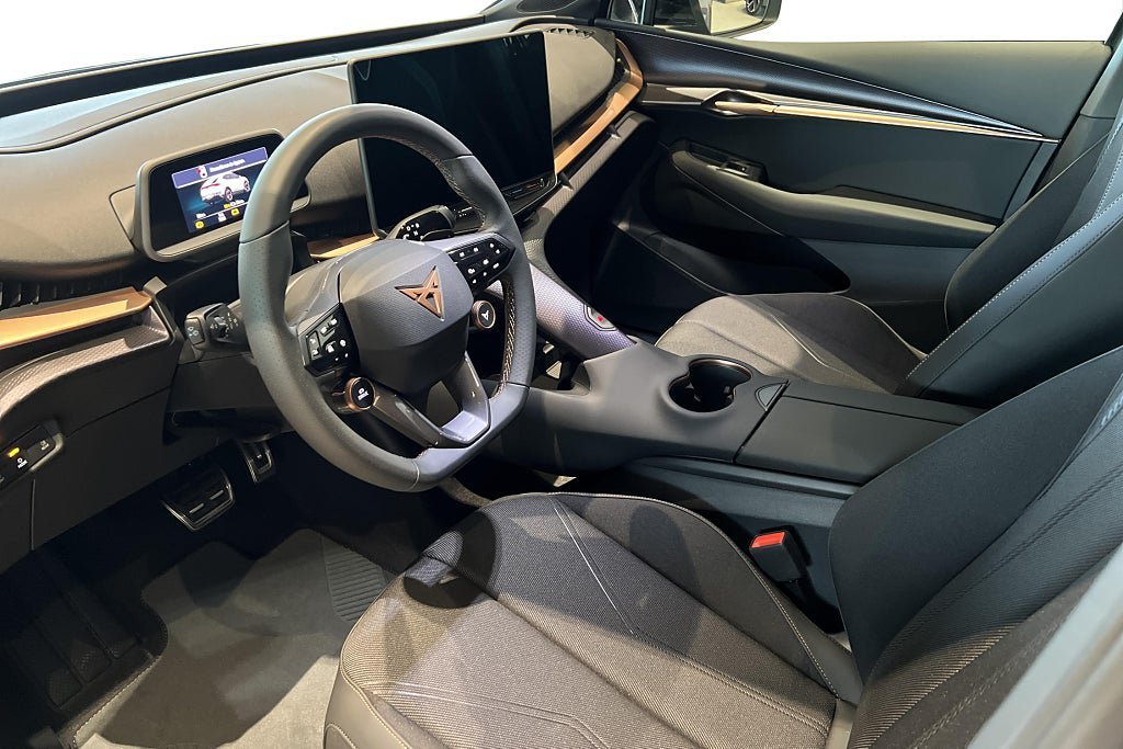 Vehicle Image 25