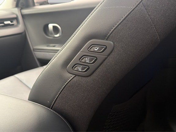 Vehicle Image 28