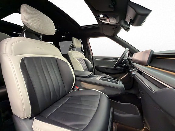 Vehicle Image 30
