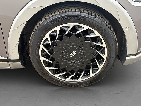 Vehicle Image 38