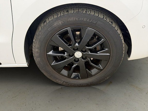 Vehicle Image 38