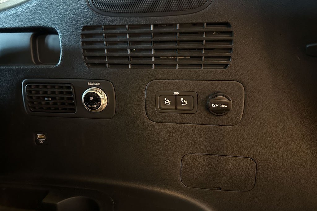 Vehicle Image 26