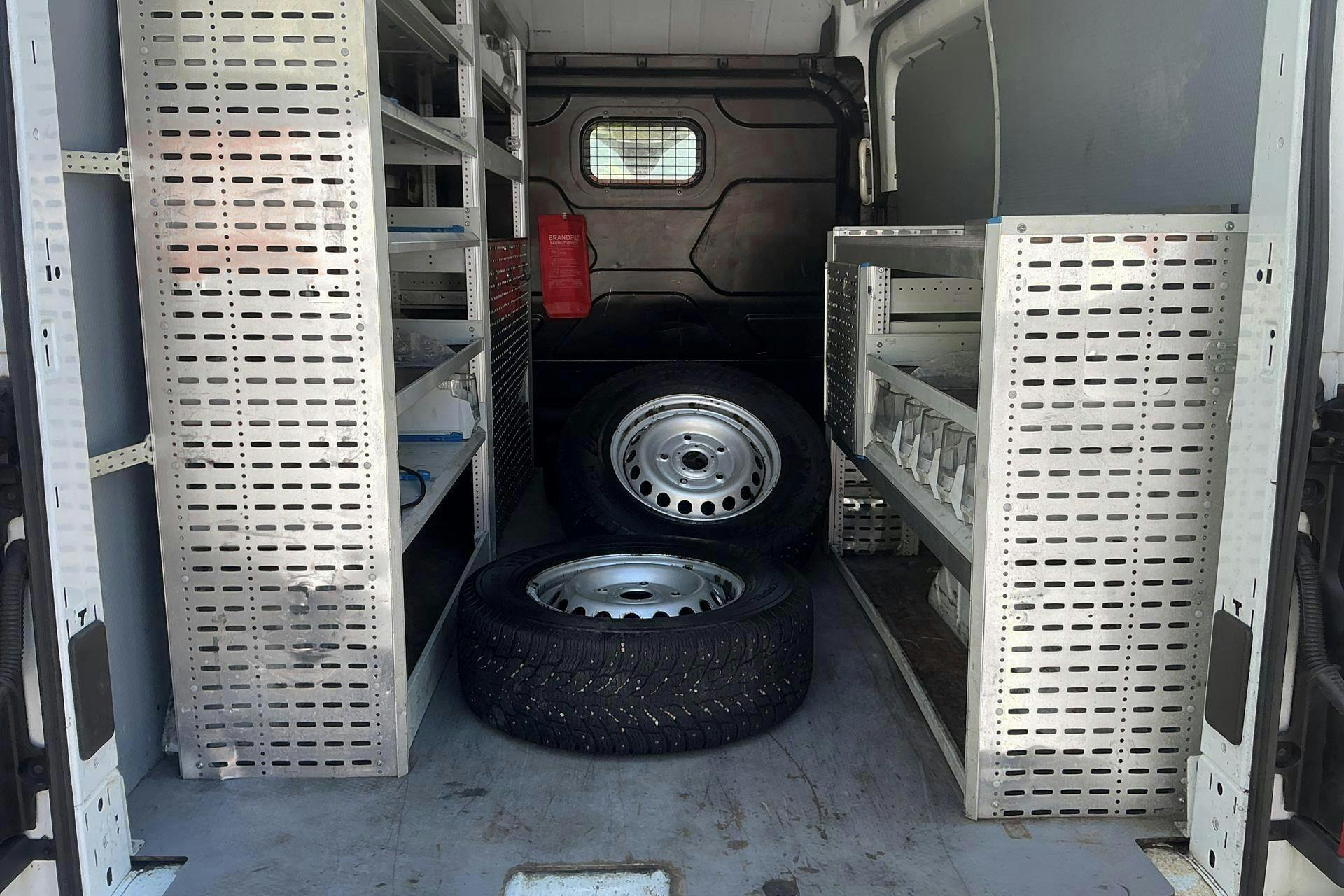 Vehicle Image 8
