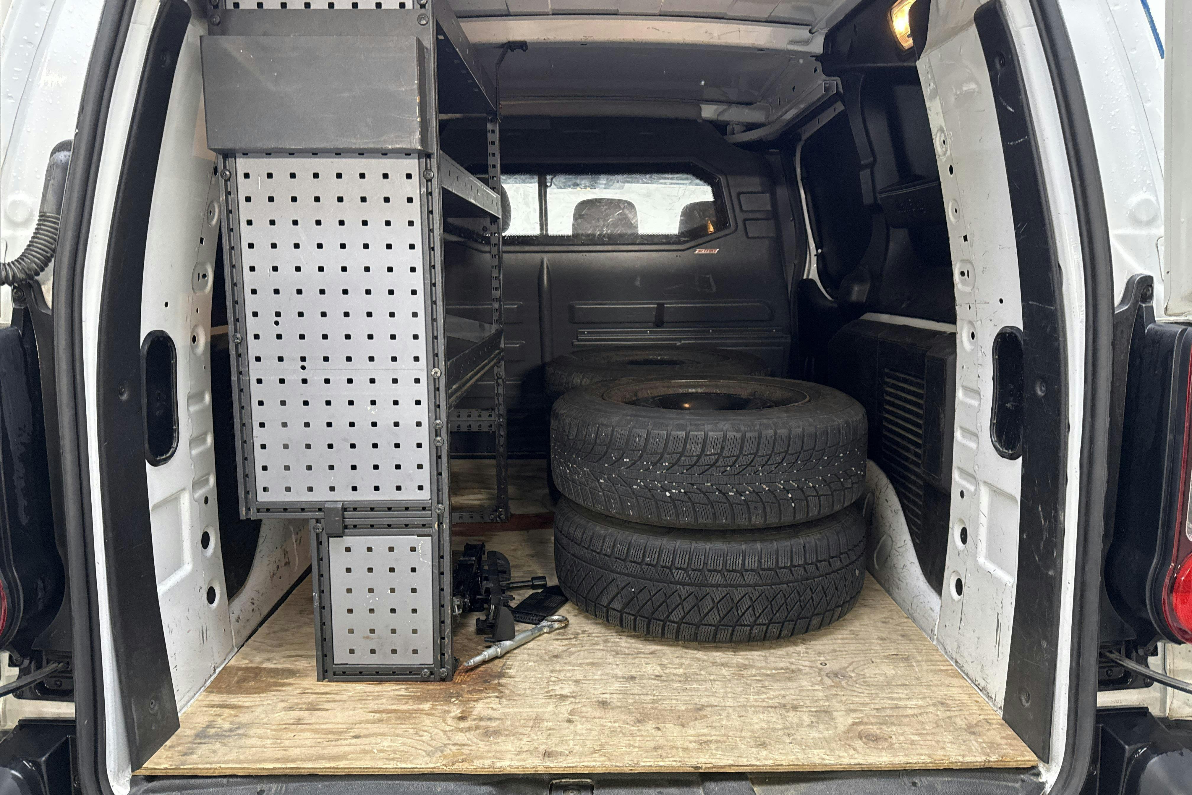Vehicle Image 8