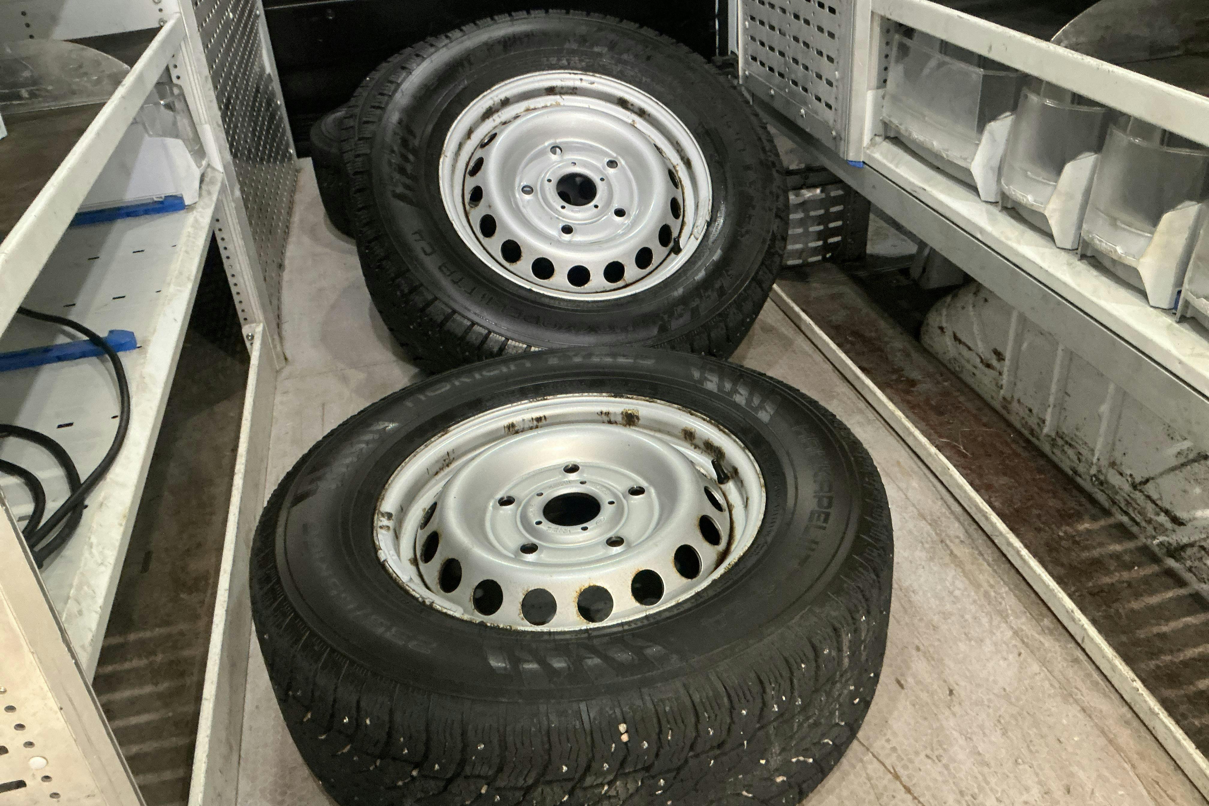 Vehicle Image 12