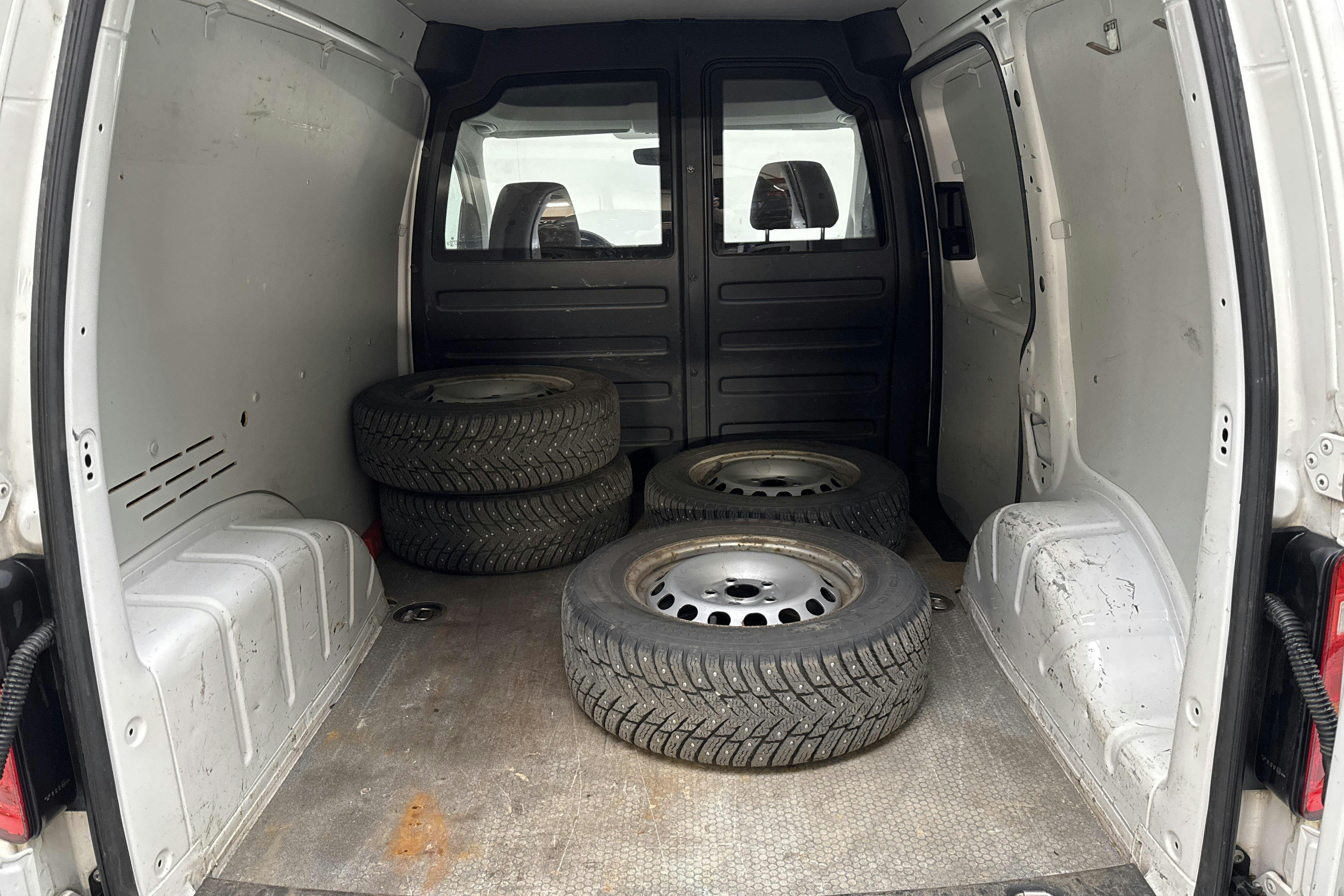 Vehicle Image 8