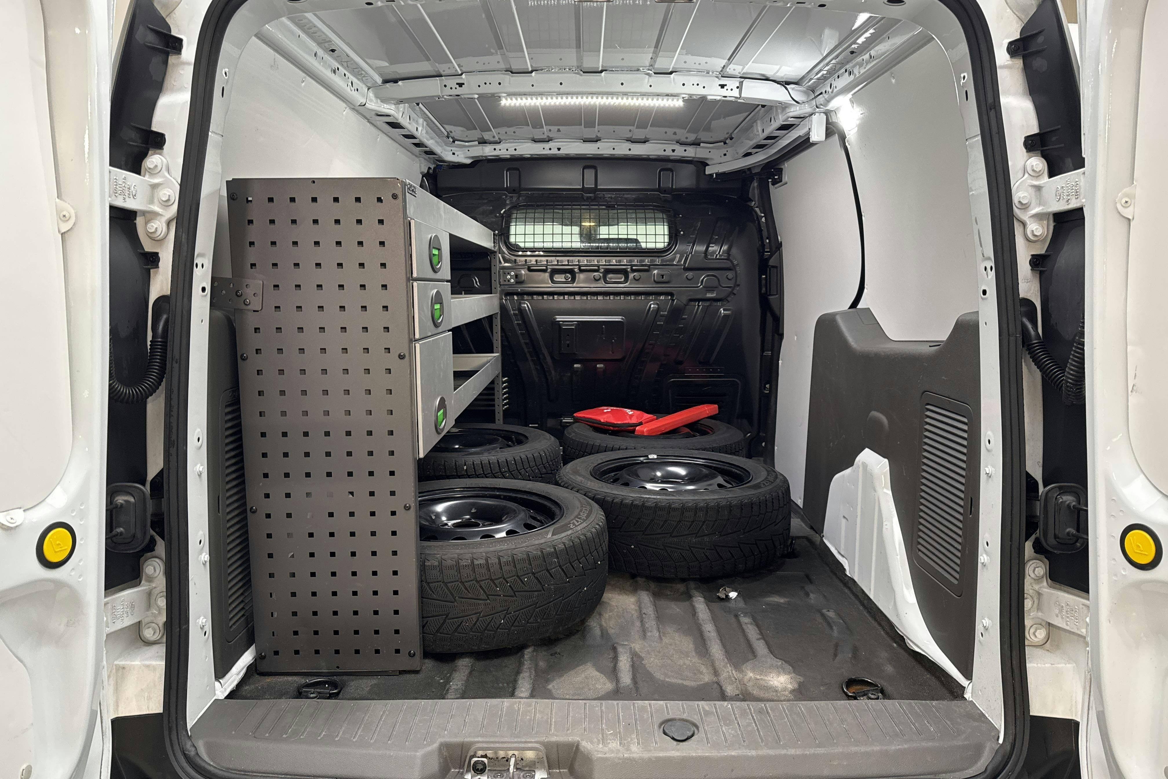 Vehicle Image 8