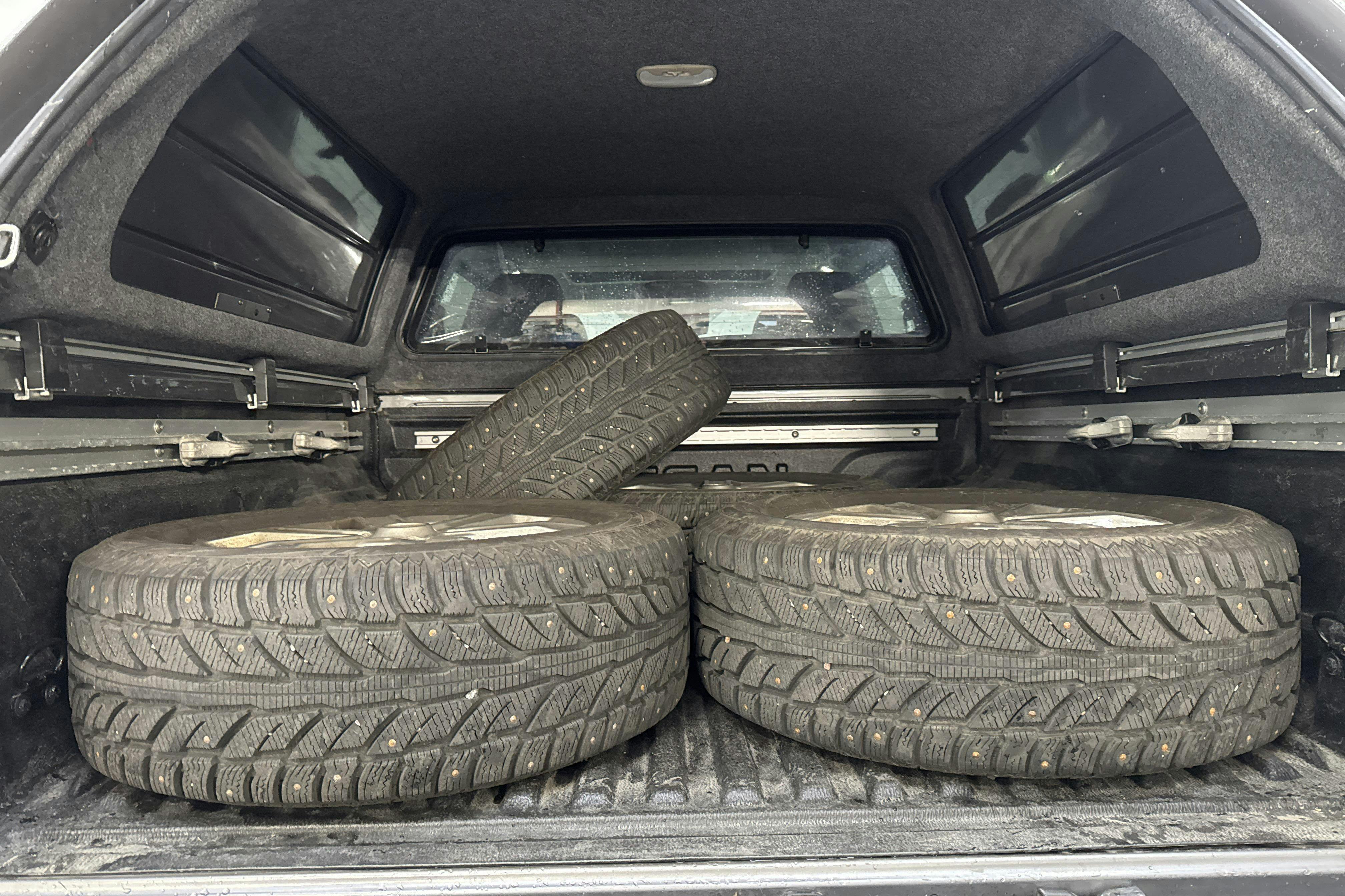 Vehicle Image 9