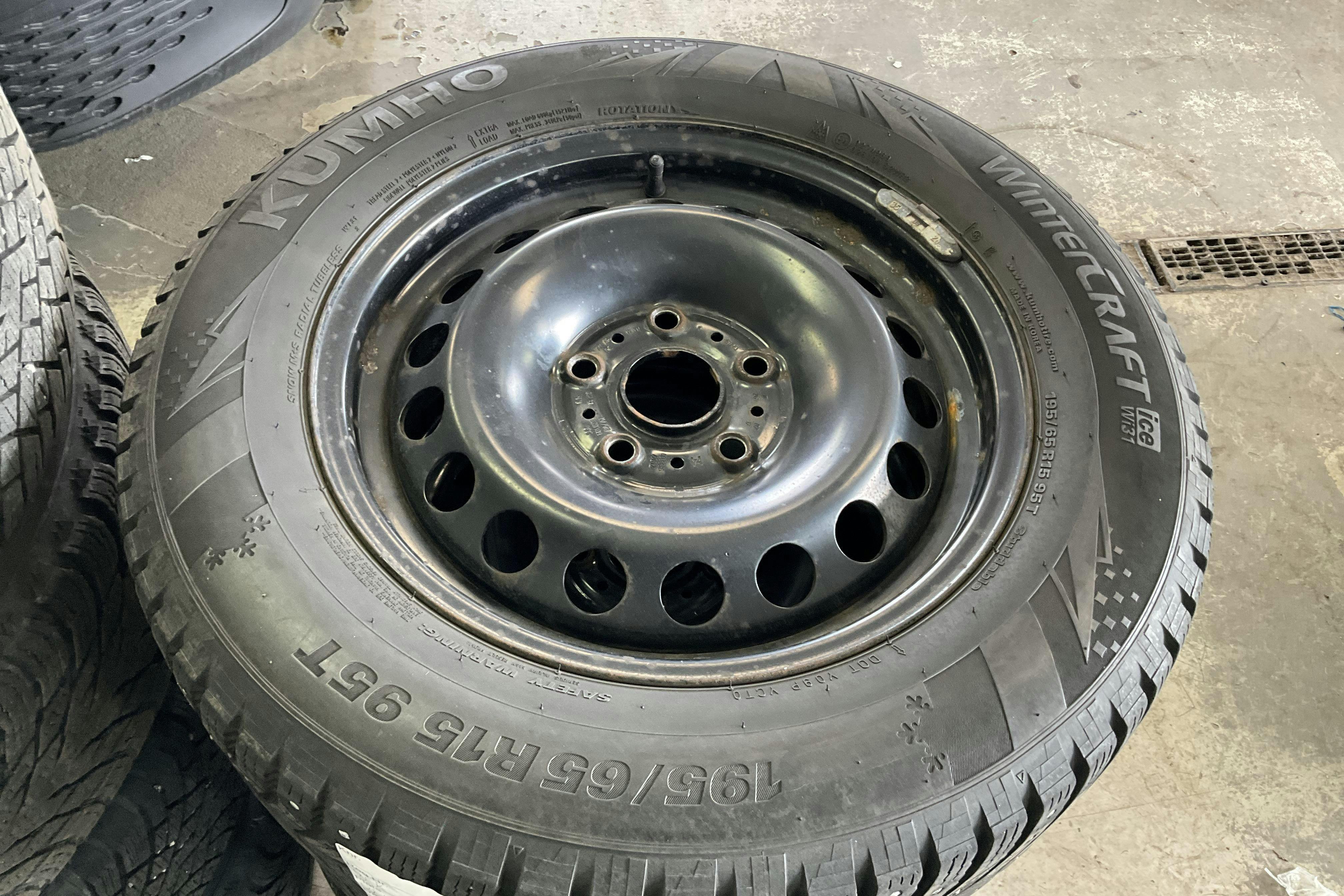 Vehicle Image 11
