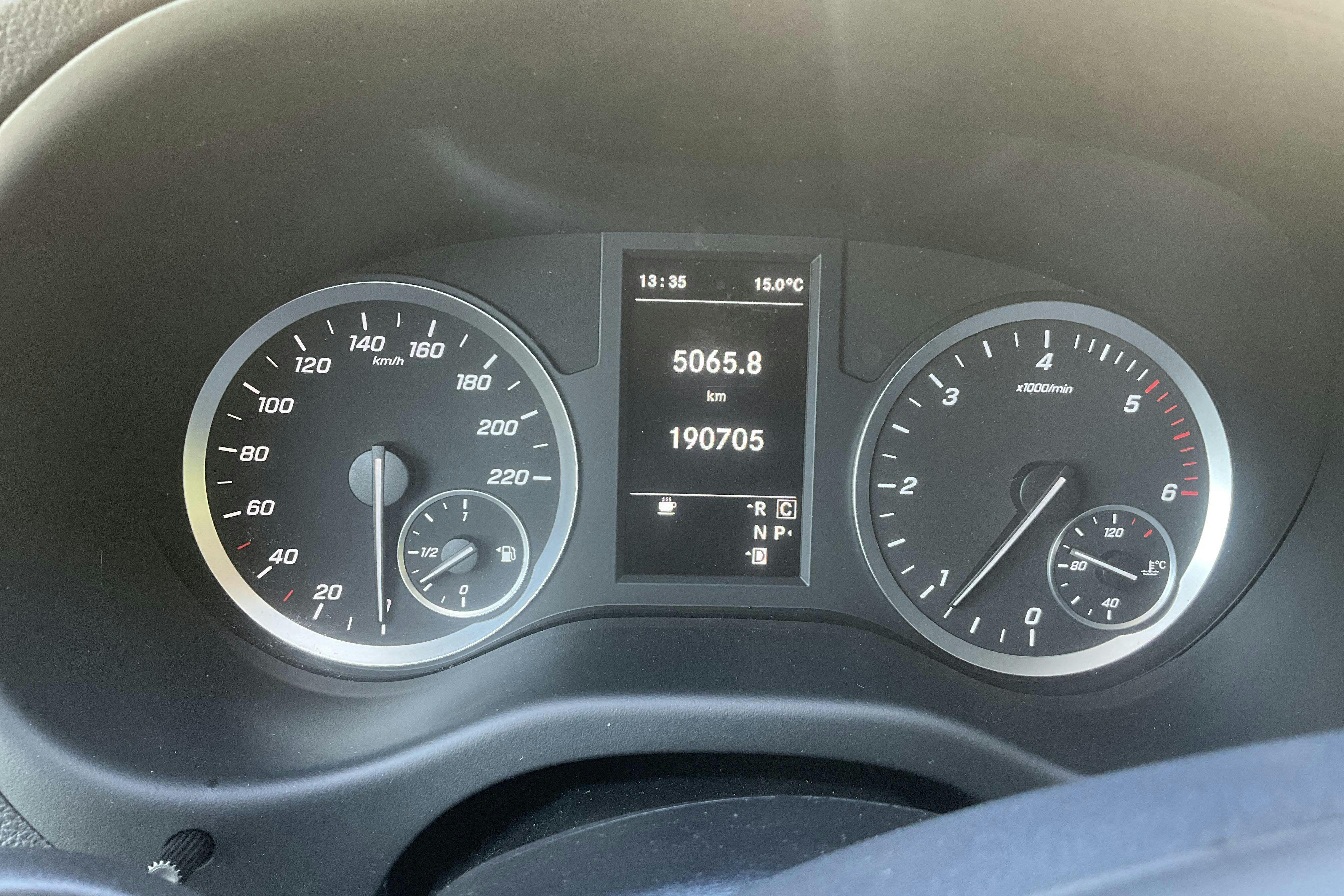 Vehicle Image 10