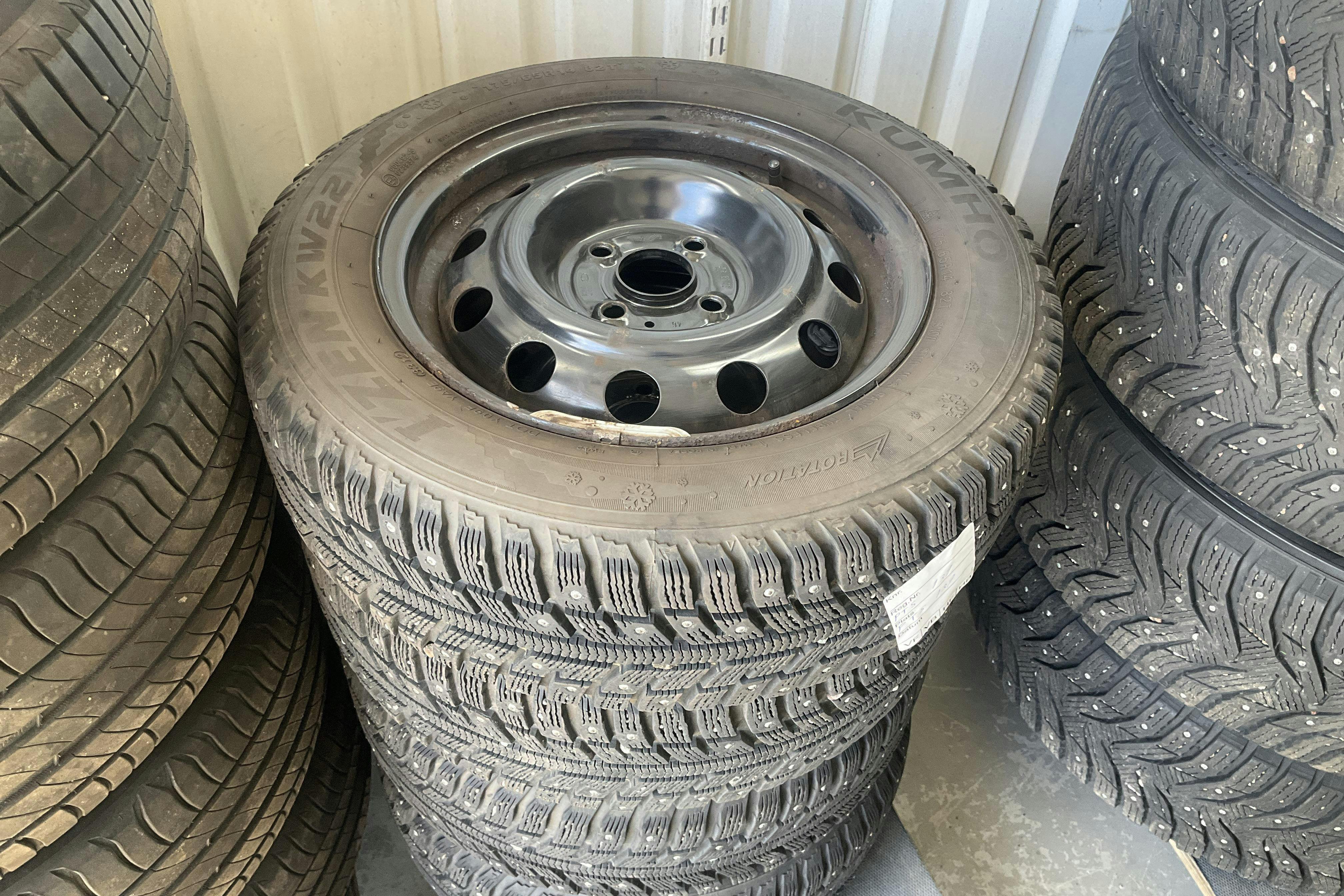 Vehicle Image 11