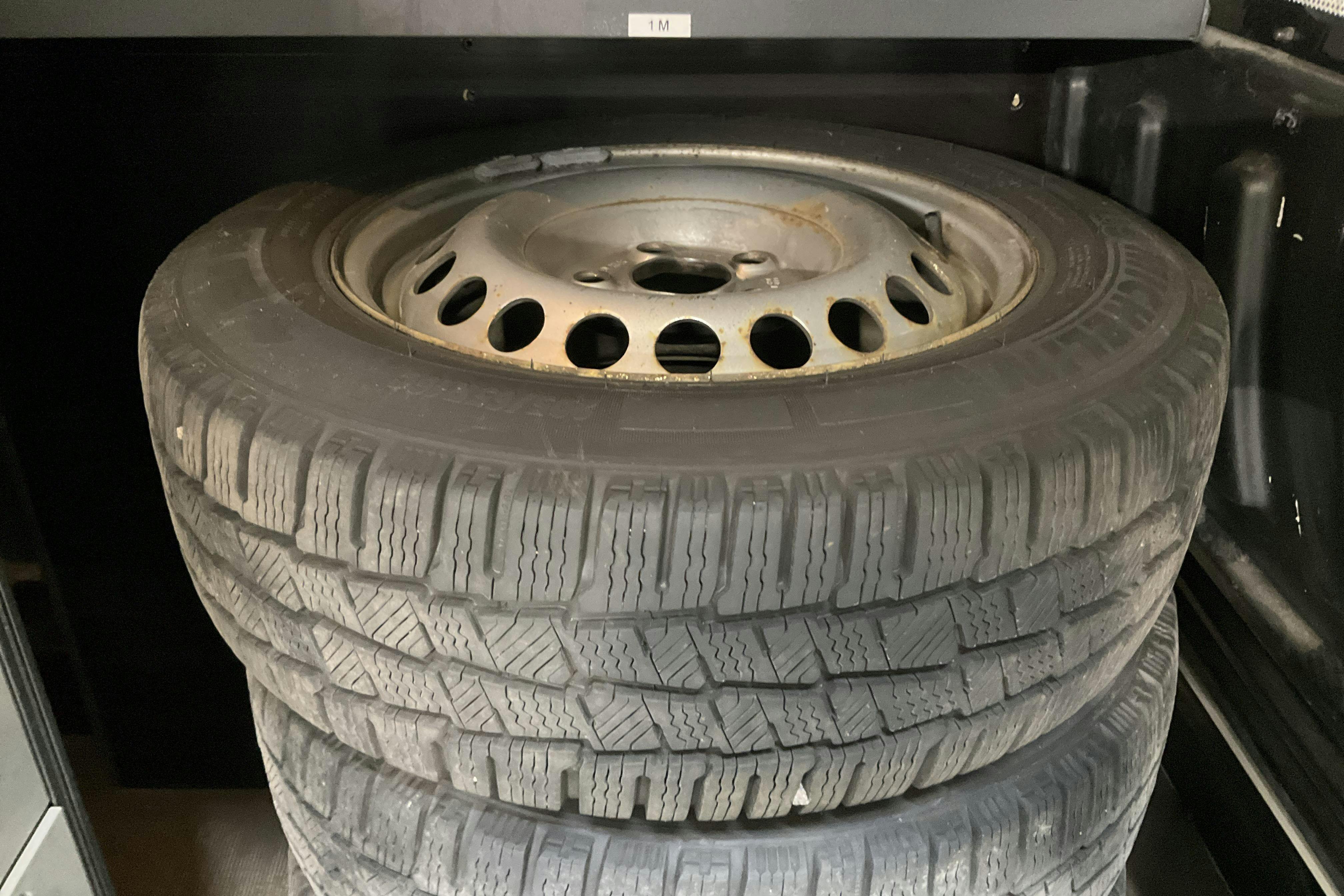 Vehicle Image 12