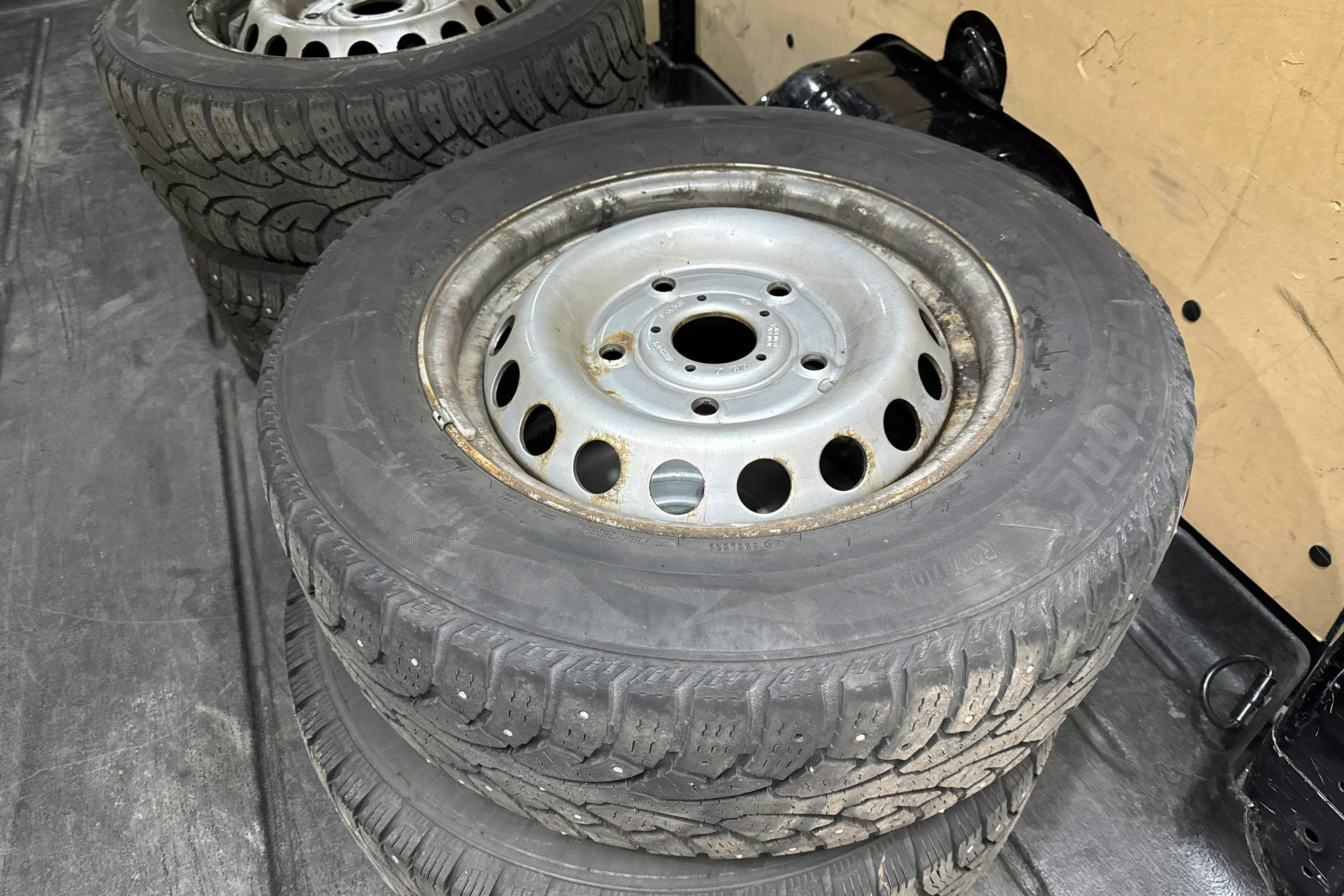 Vehicle Image 13