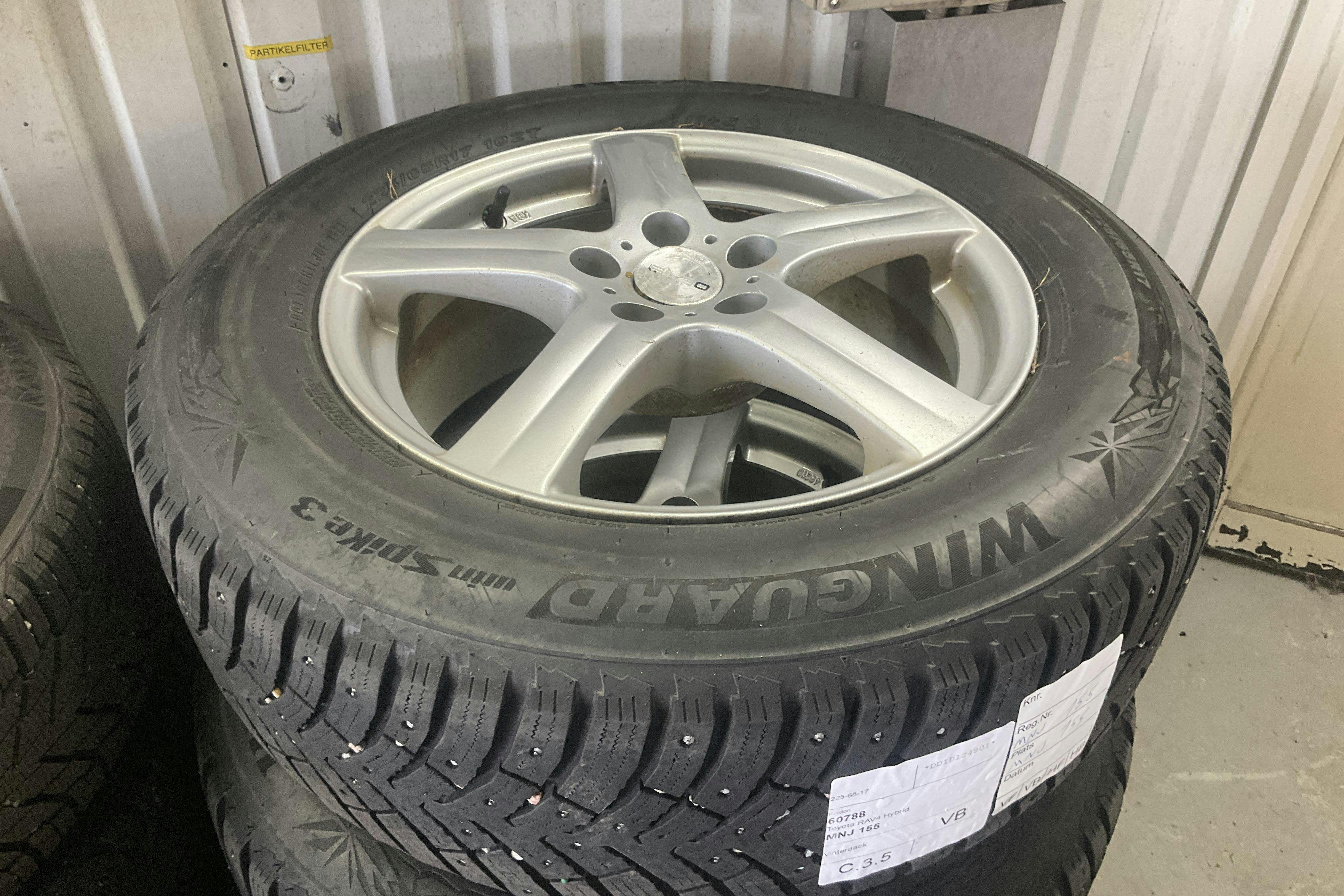 Vehicle Image 12