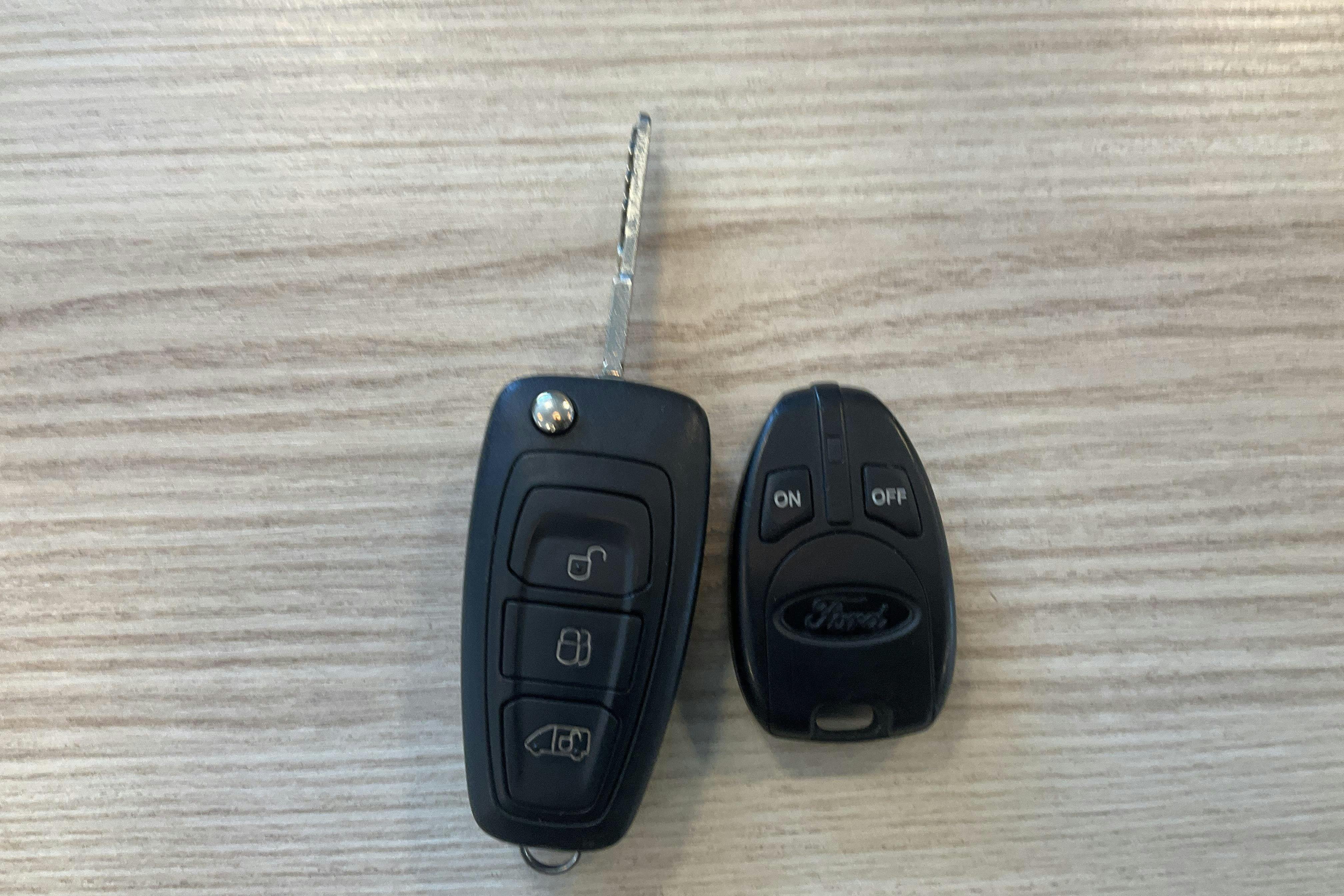 Vehicle Image 14