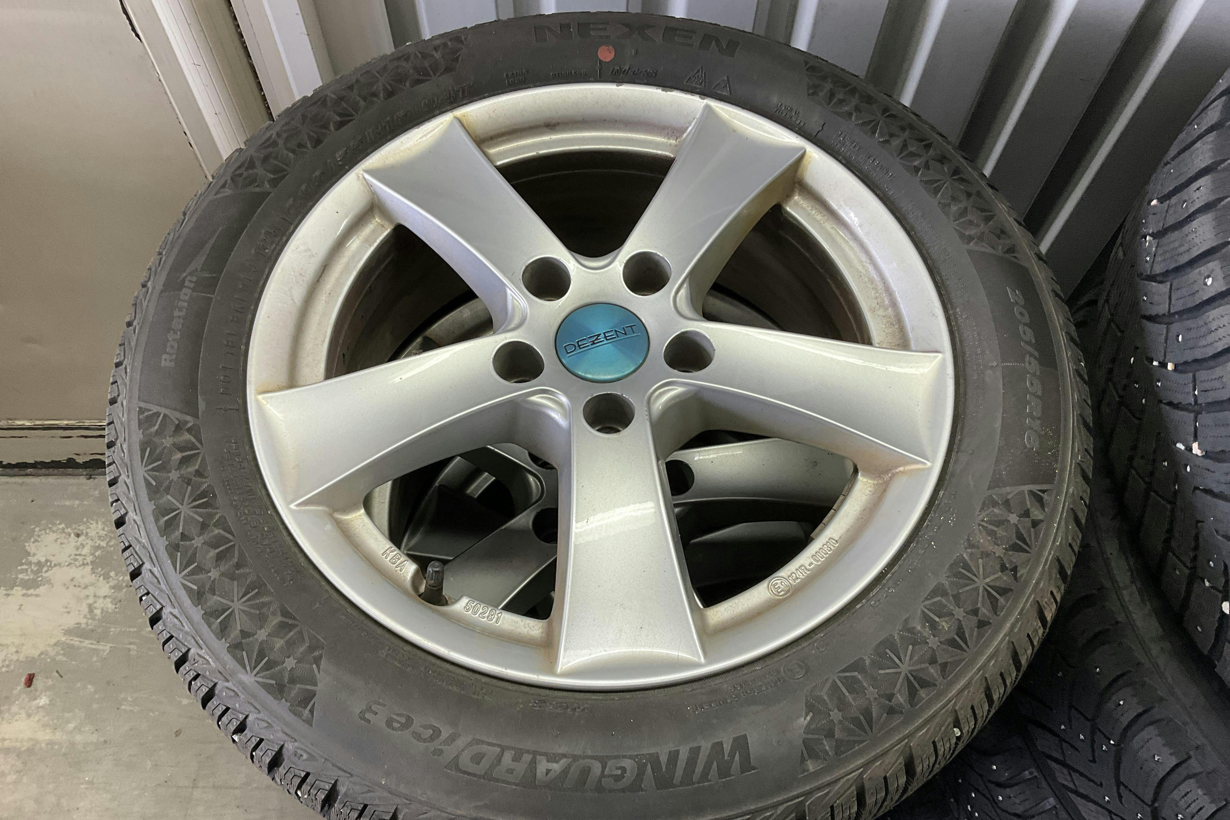 Vehicle Image 13