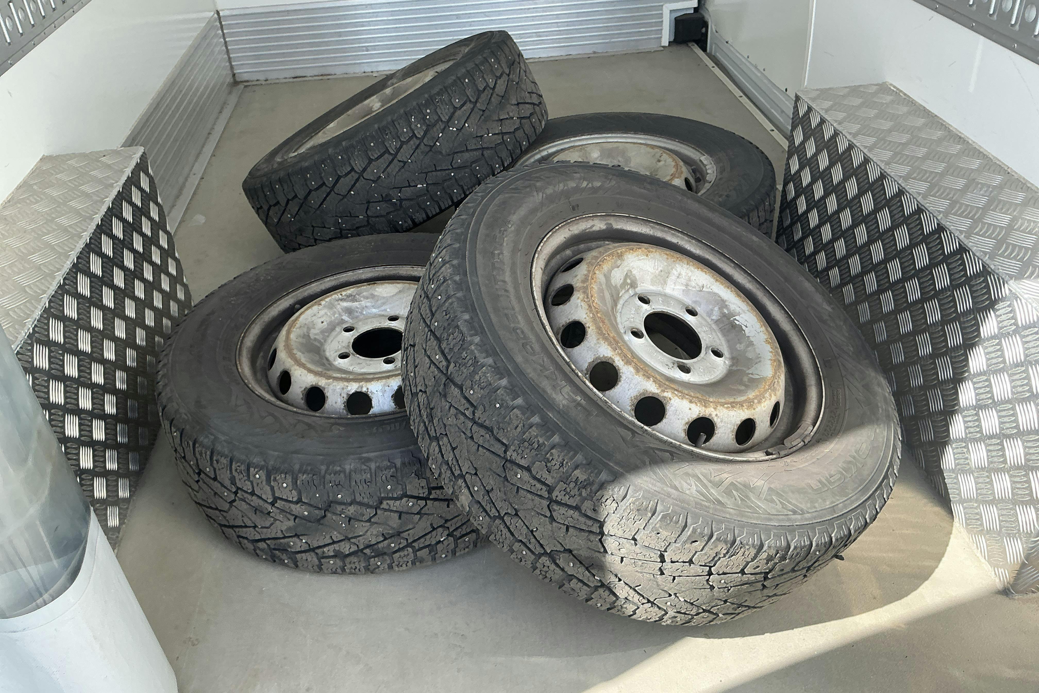 Vehicle Image 15