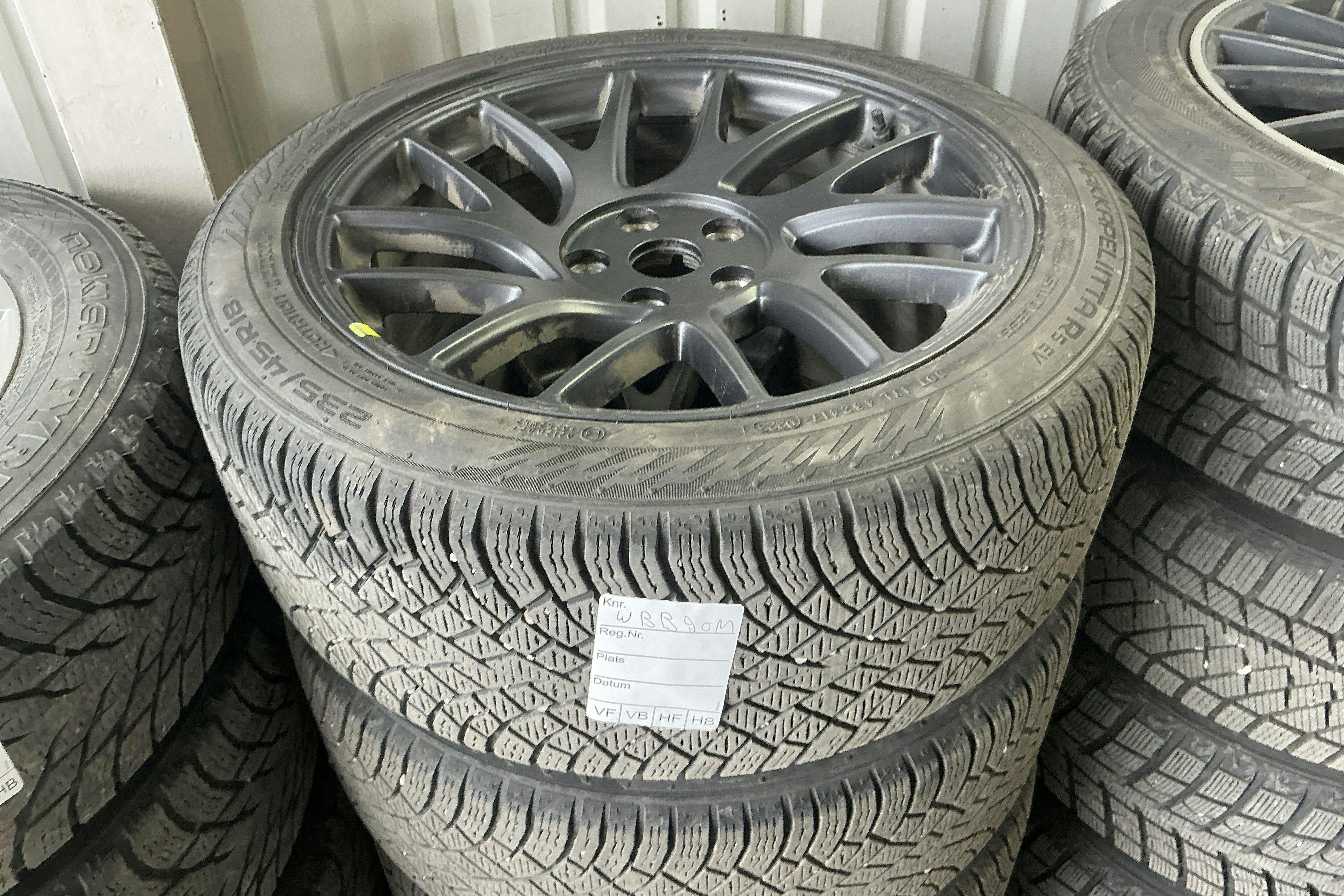 Vehicle Image 19
