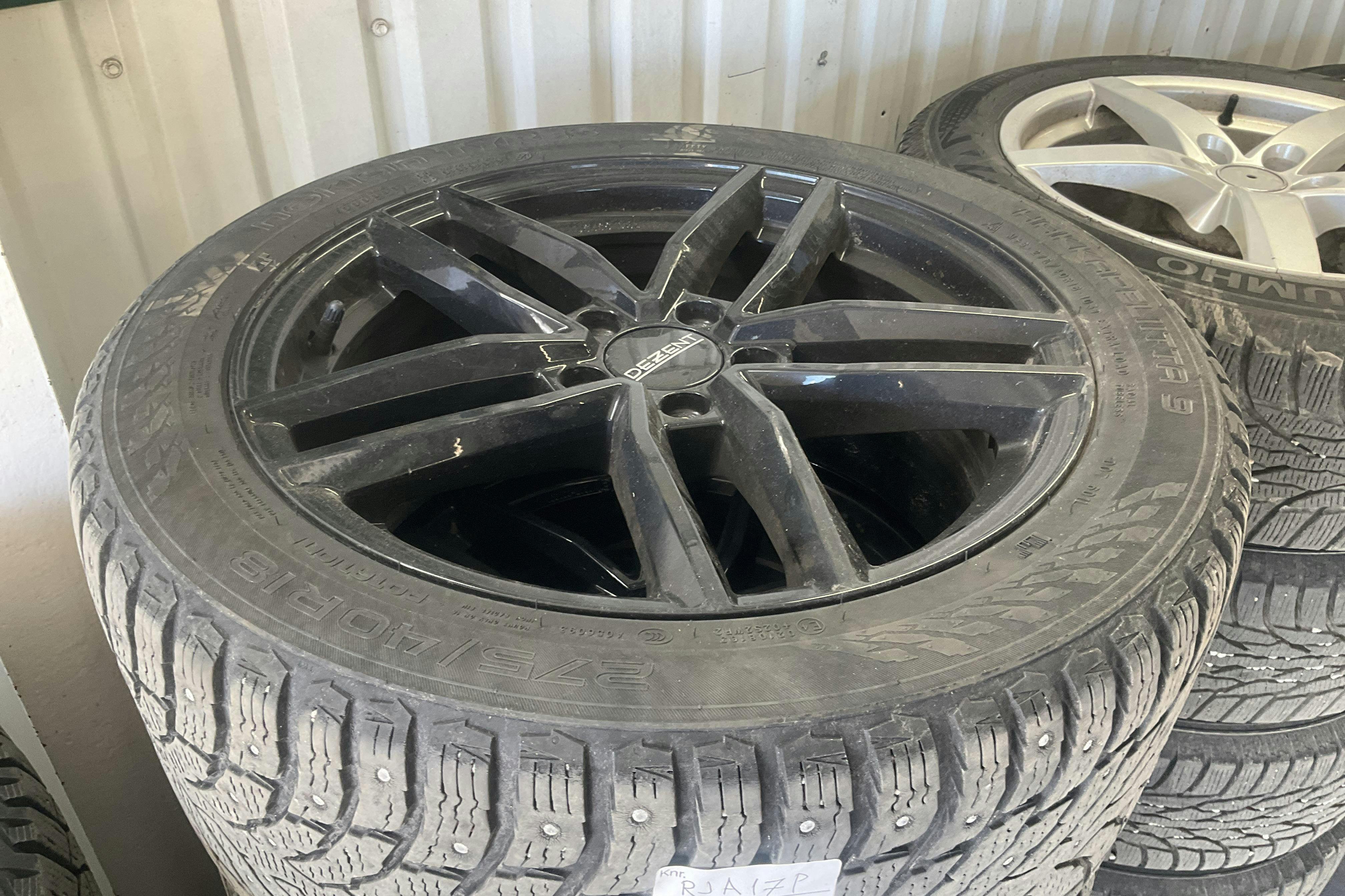 Vehicle Image 16
