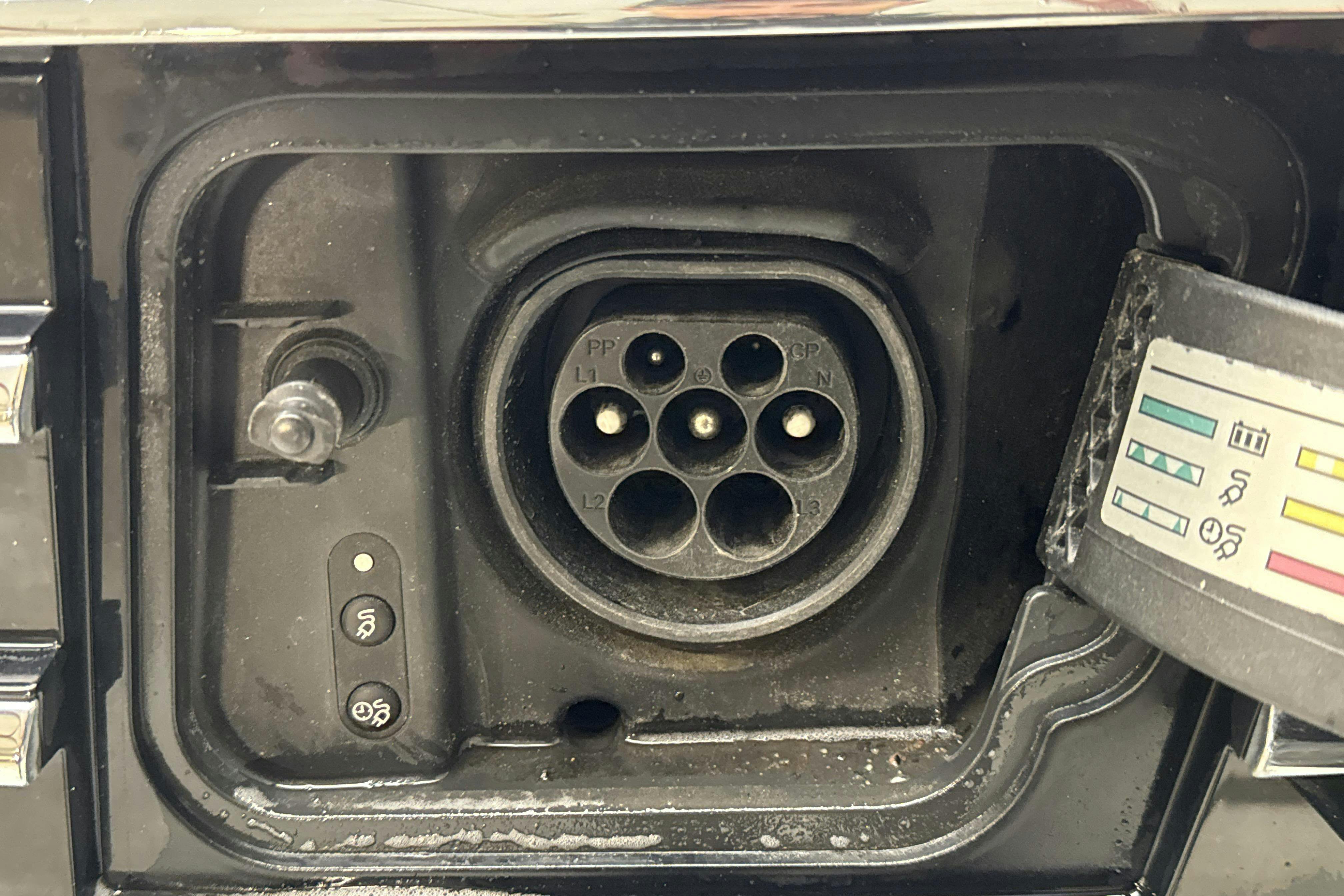 Vehicle Image 15