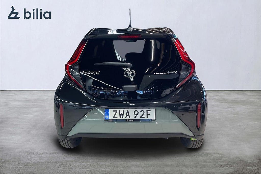 Vehicle Image 5