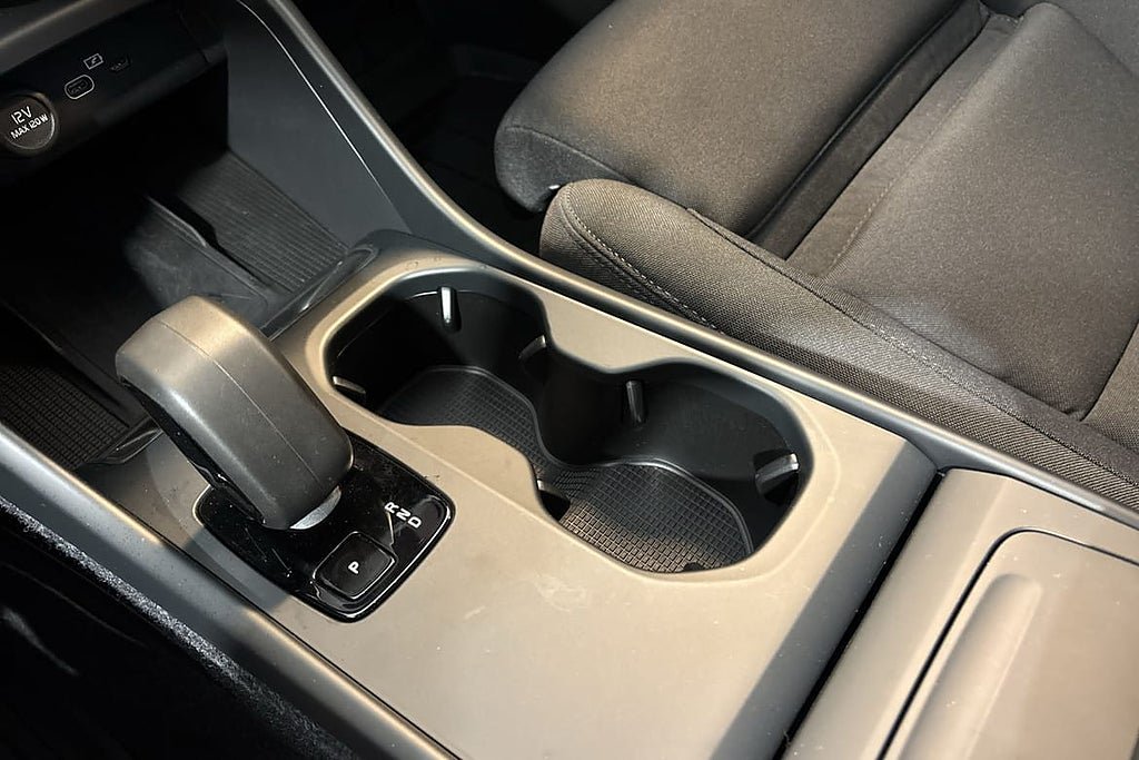 Vehicle Image 16
