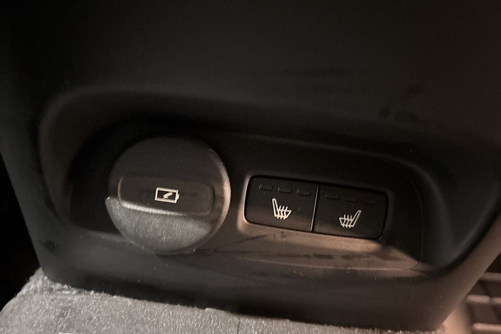 Vehicle Image 33