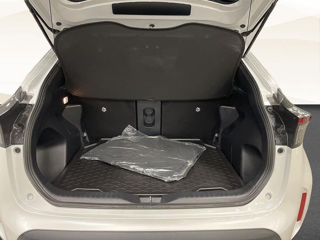 Vehicle Image 12