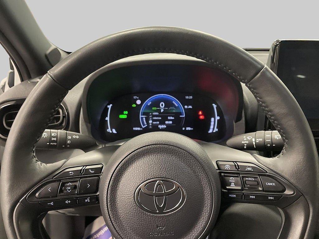 Vehicle Image 14