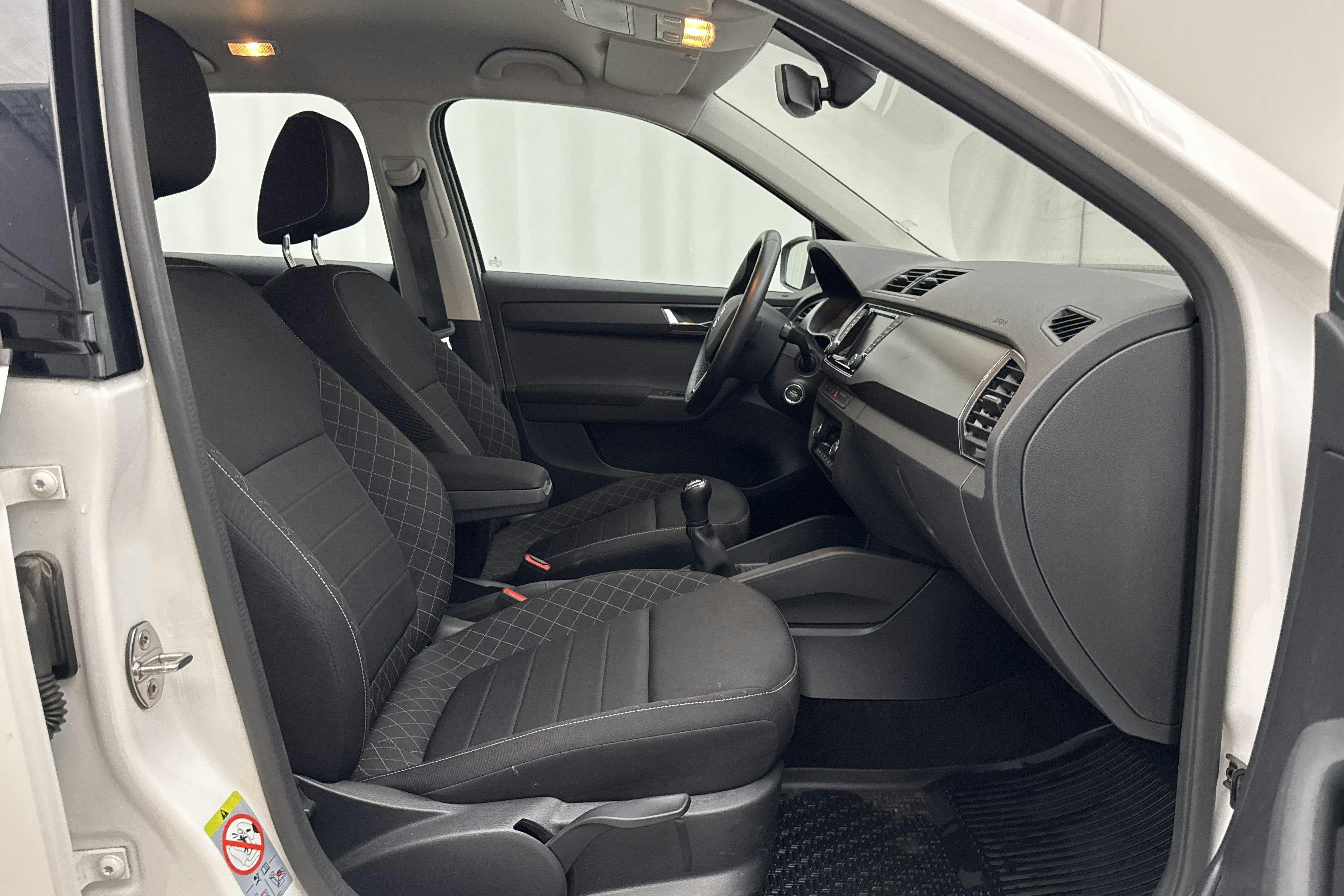 Vehicle Image 7