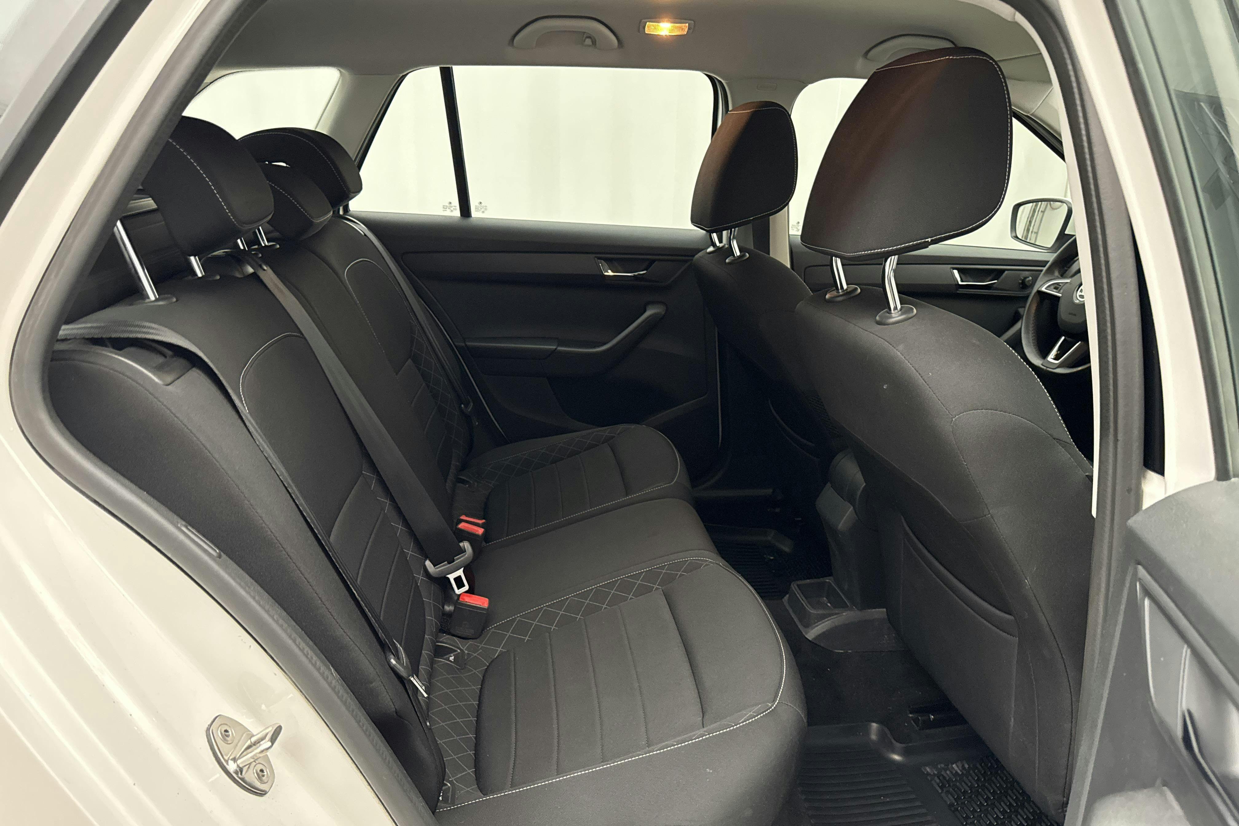 Vehicle Image 8