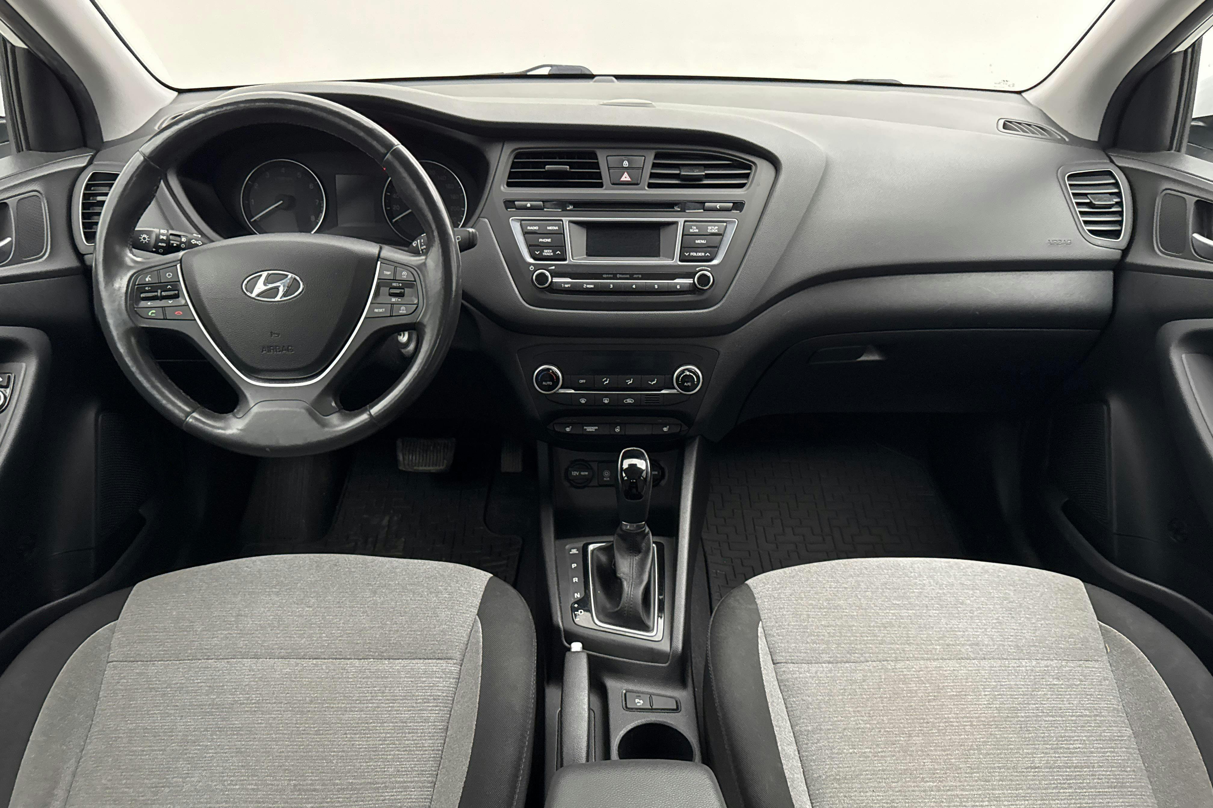 Vehicle Image 7
