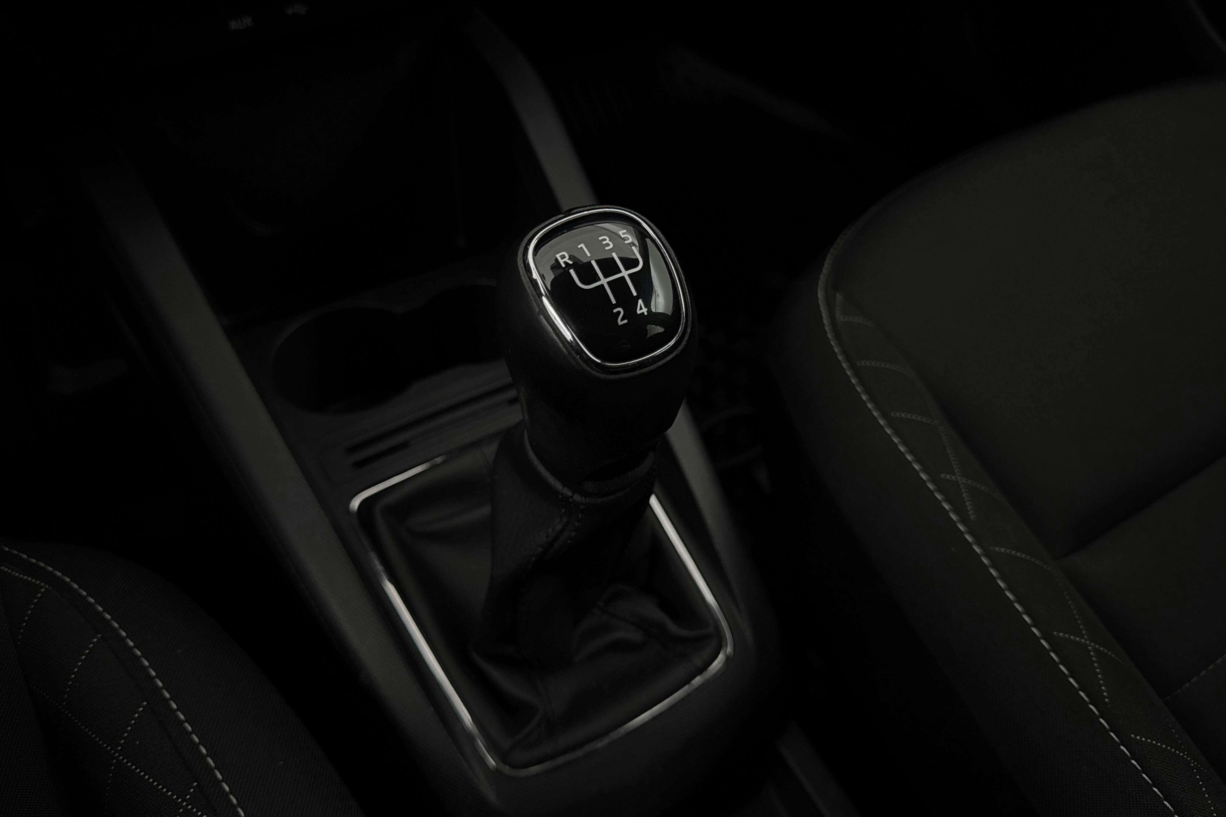 Vehicle Image 12