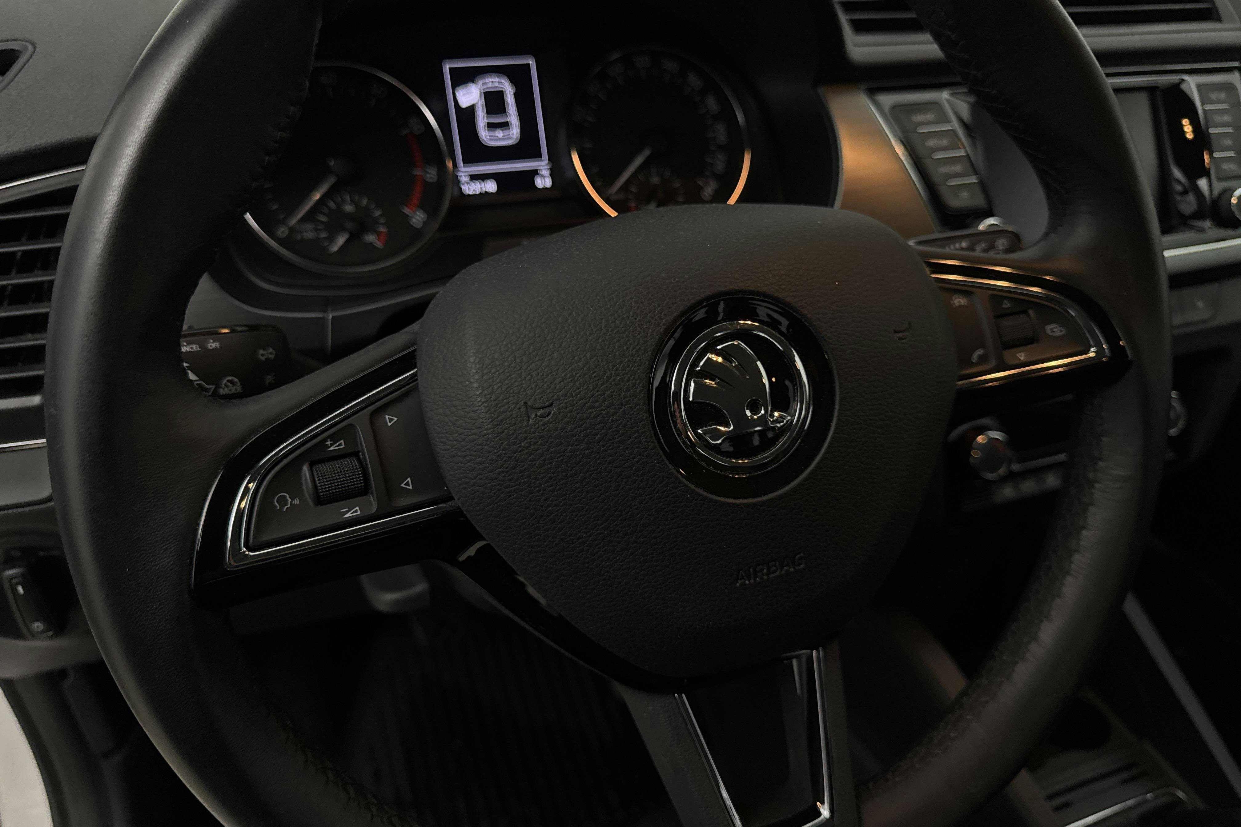 Vehicle Image 13
