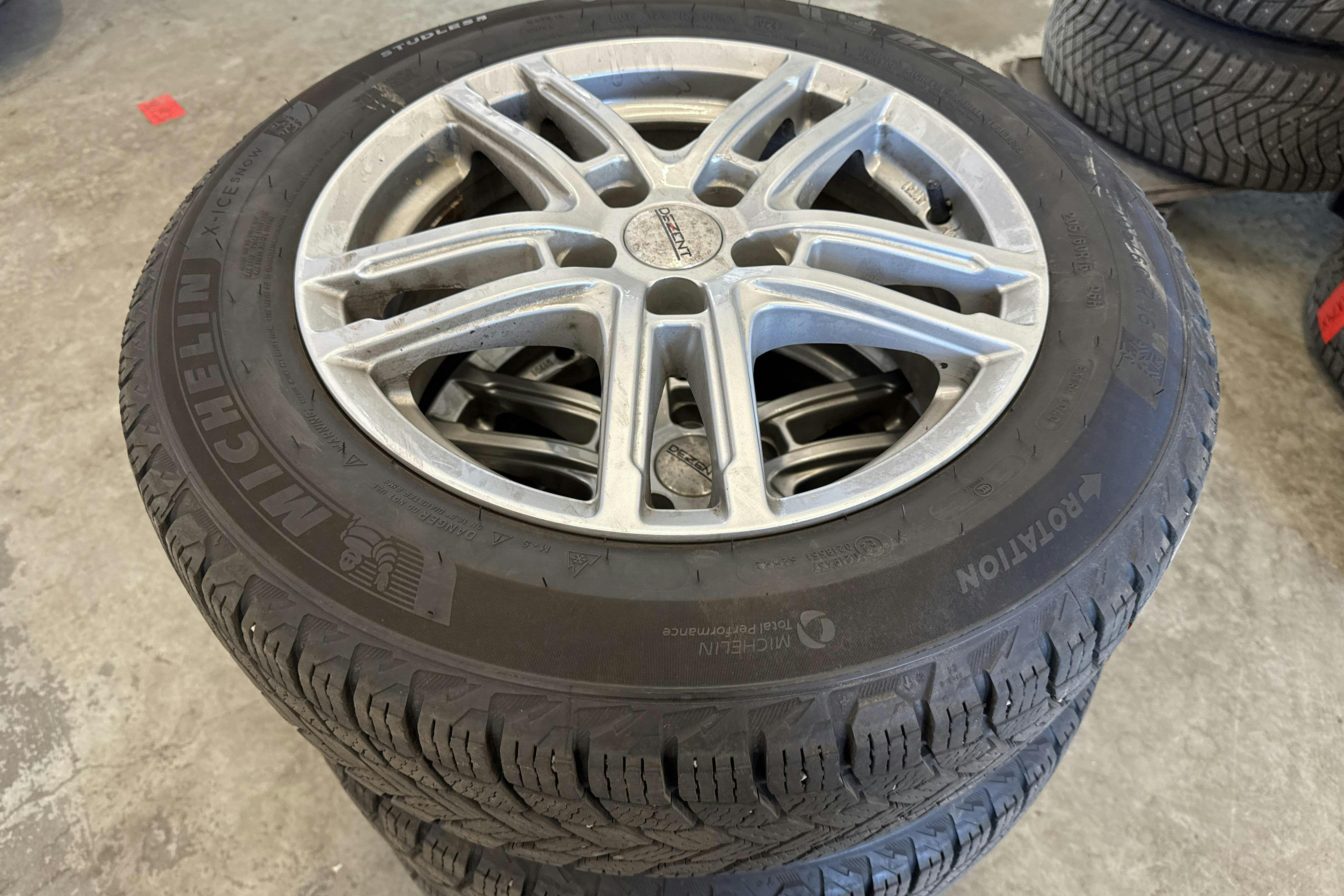 Vehicle Image 15