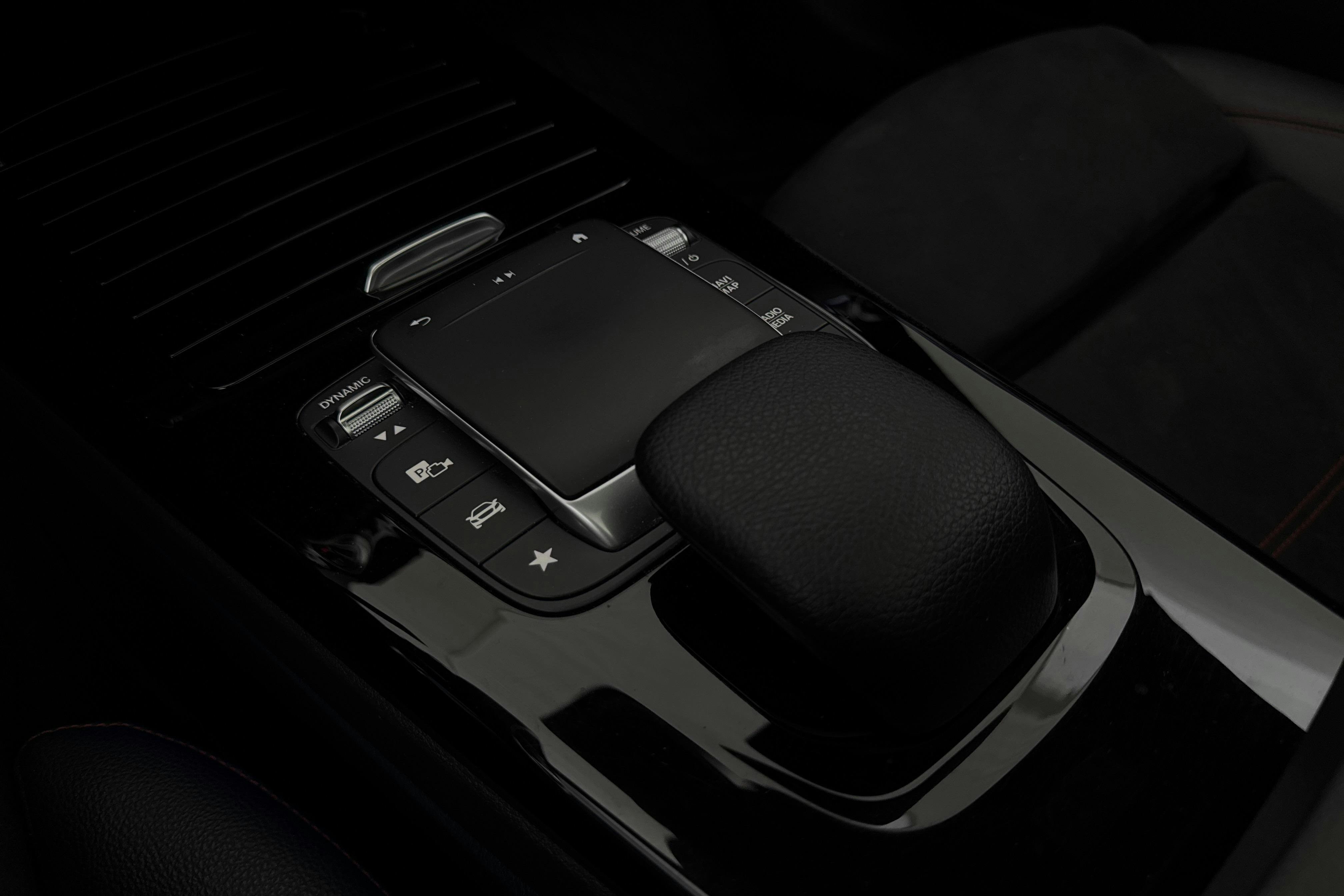 Vehicle Image 14