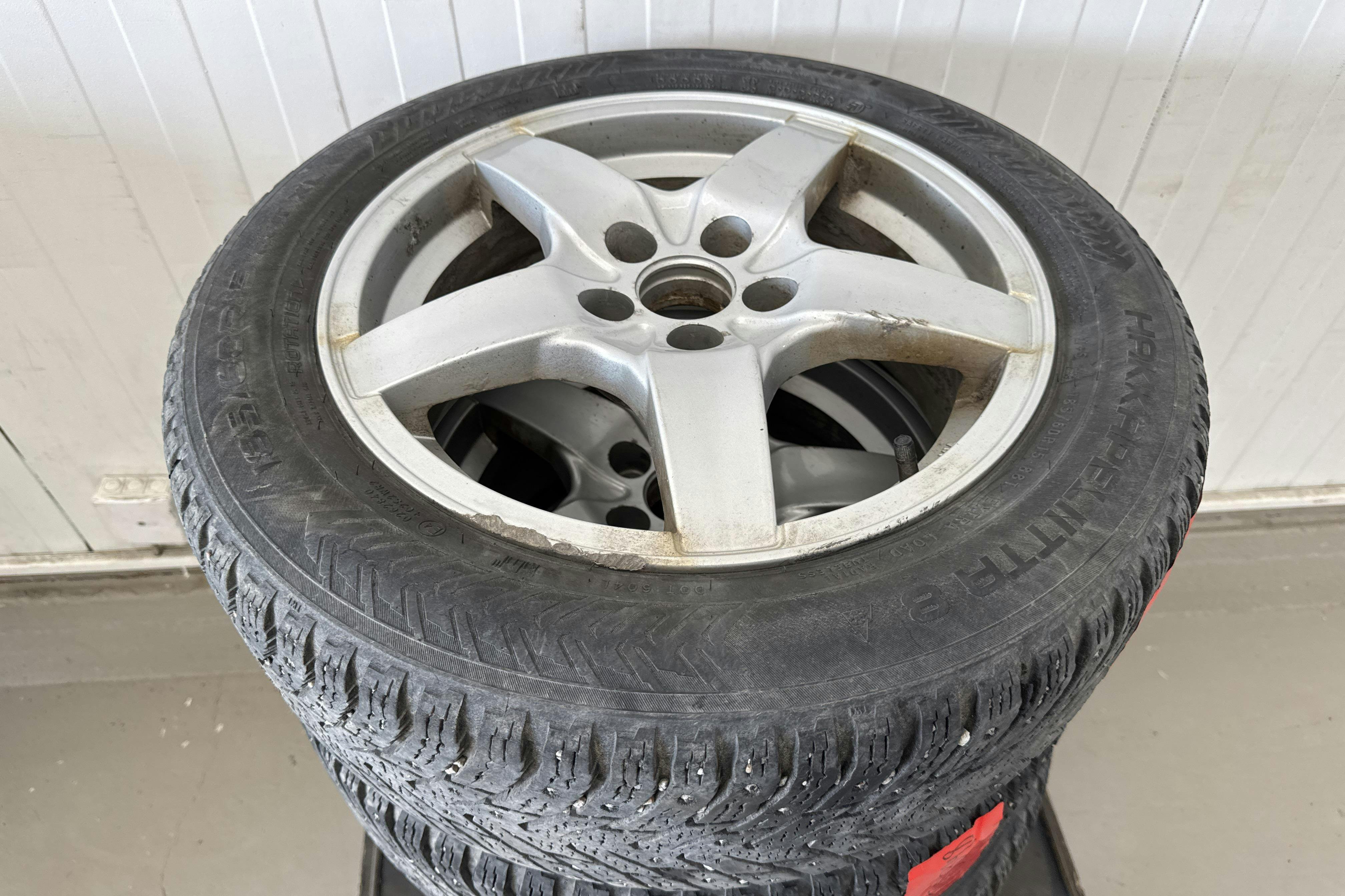 Vehicle Image 16