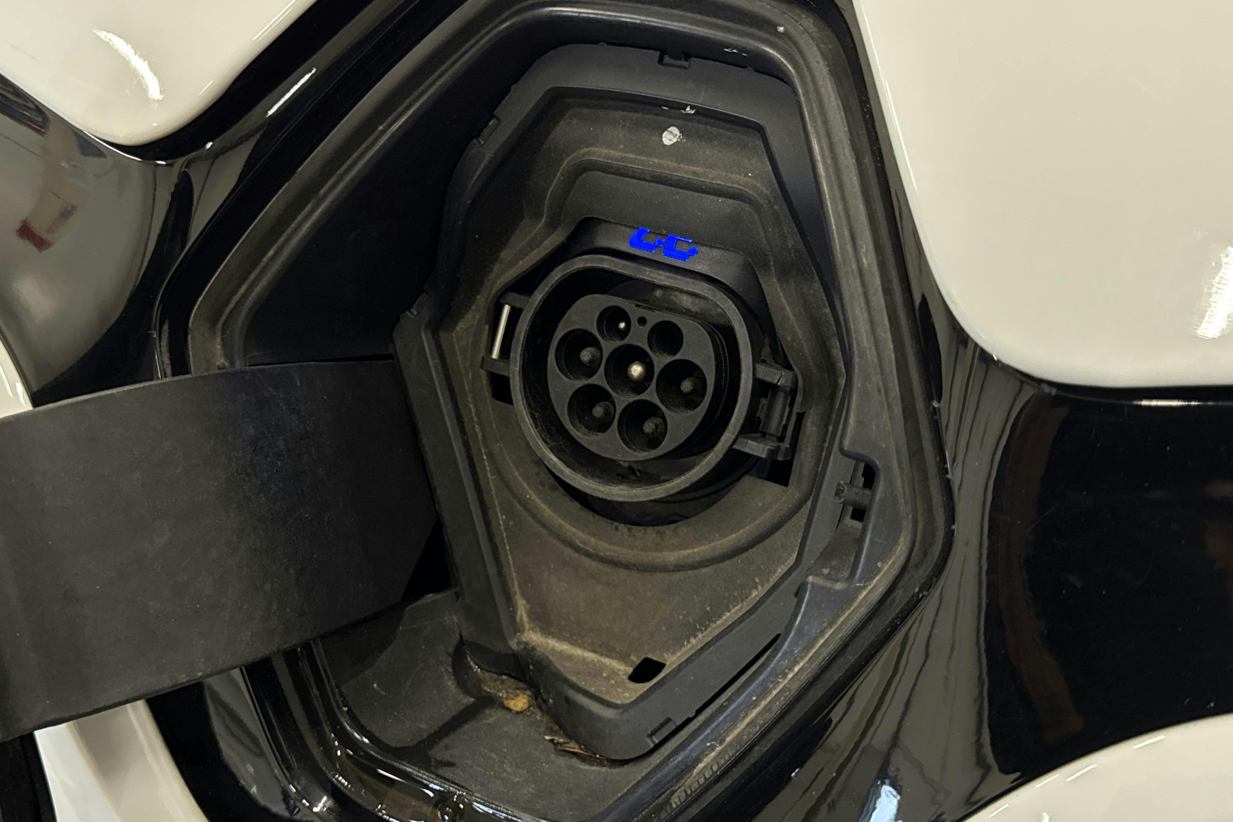 Vehicle Image 16