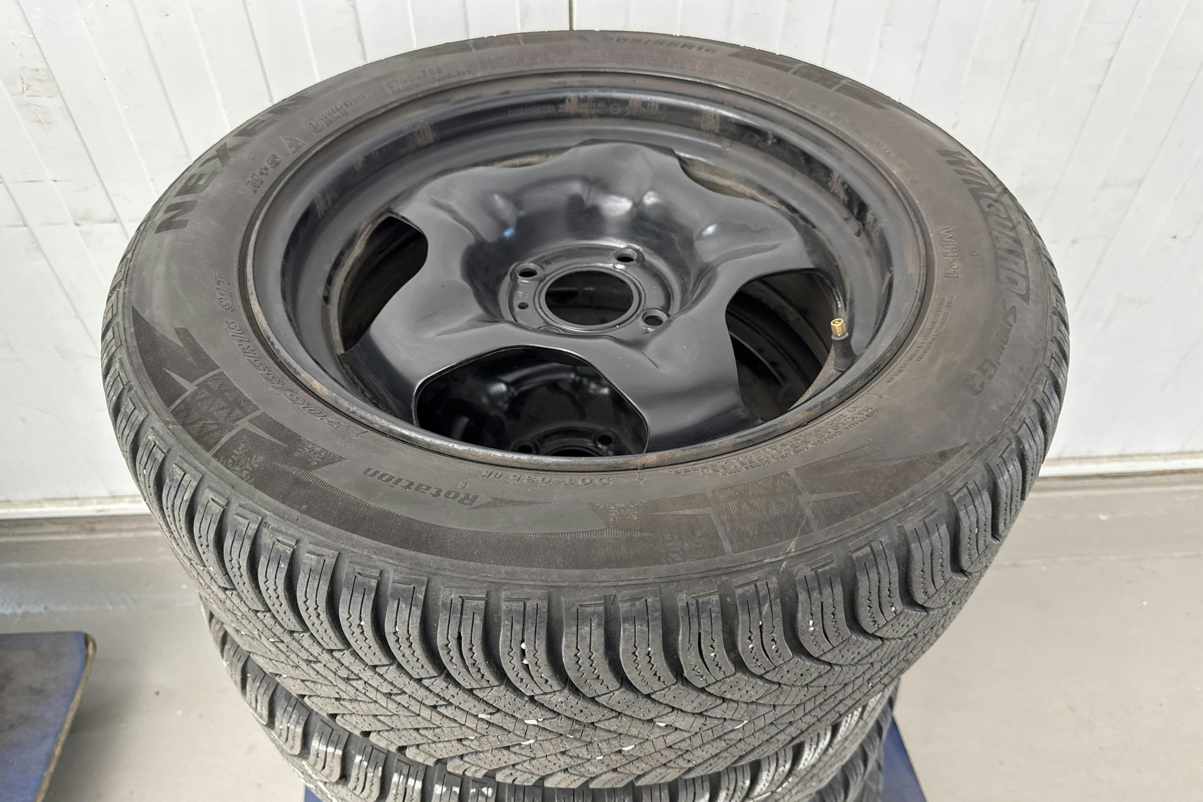 Vehicle Image 14