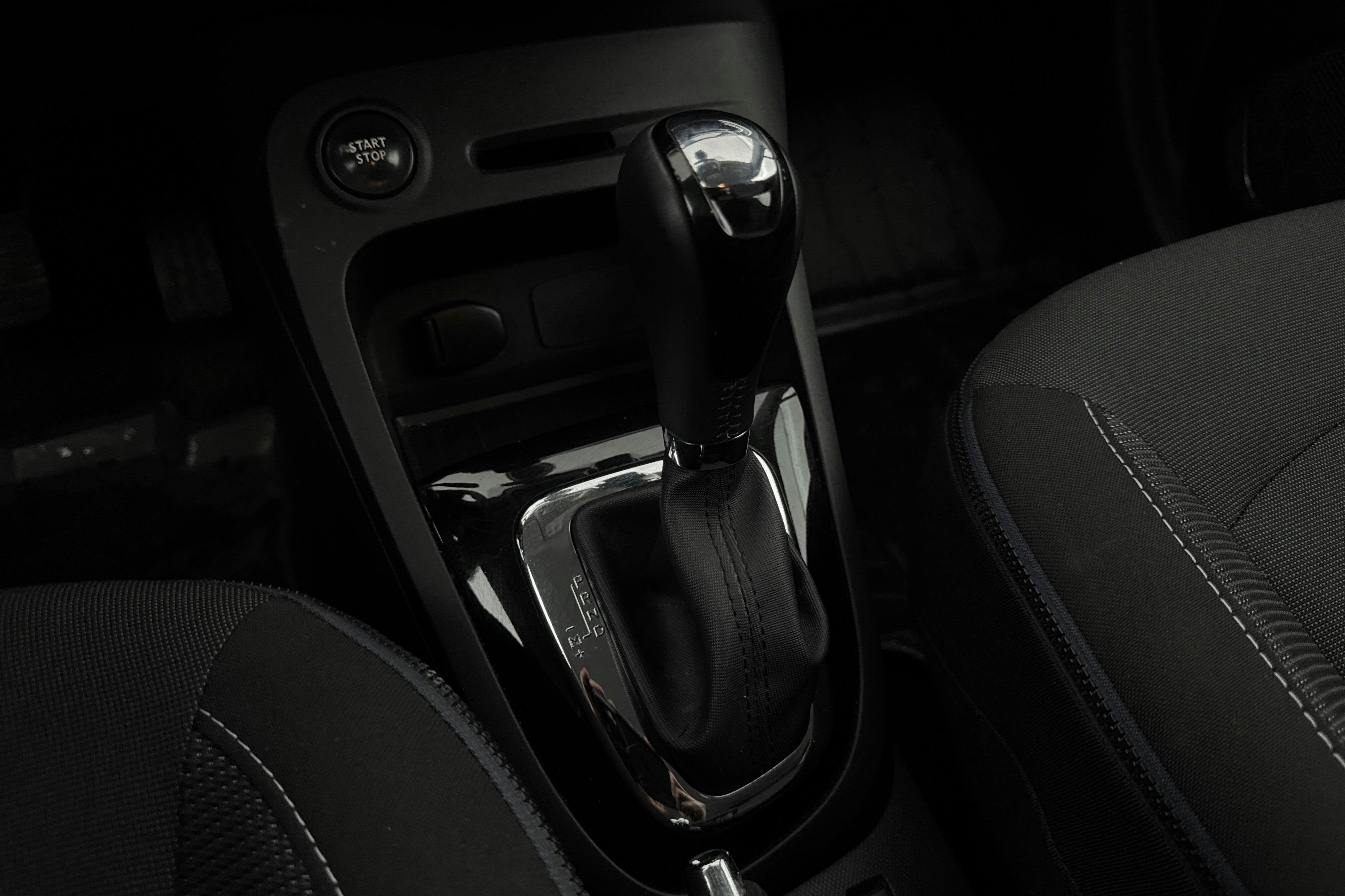 Vehicle Image 16