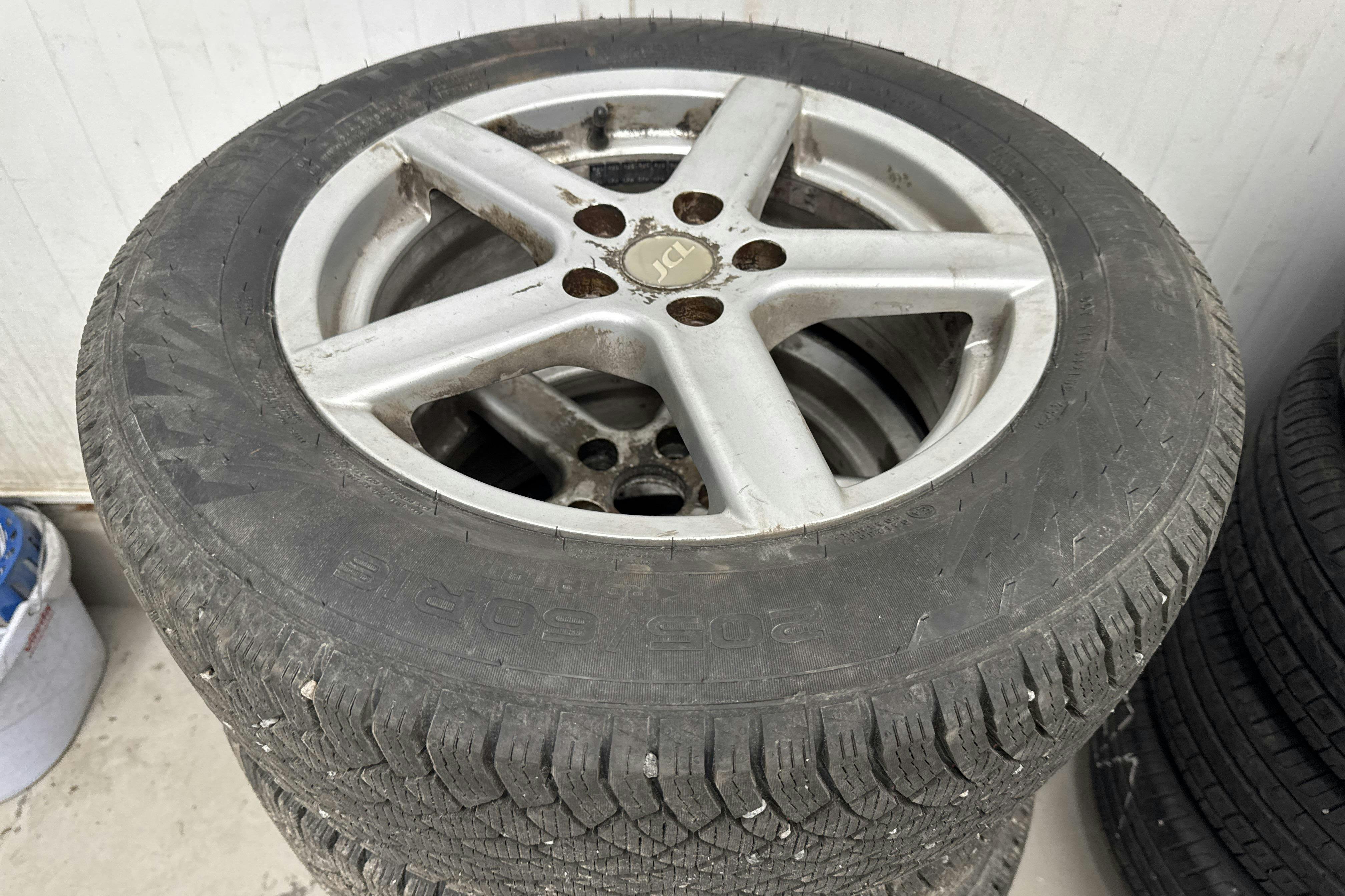 Vehicle Image 19