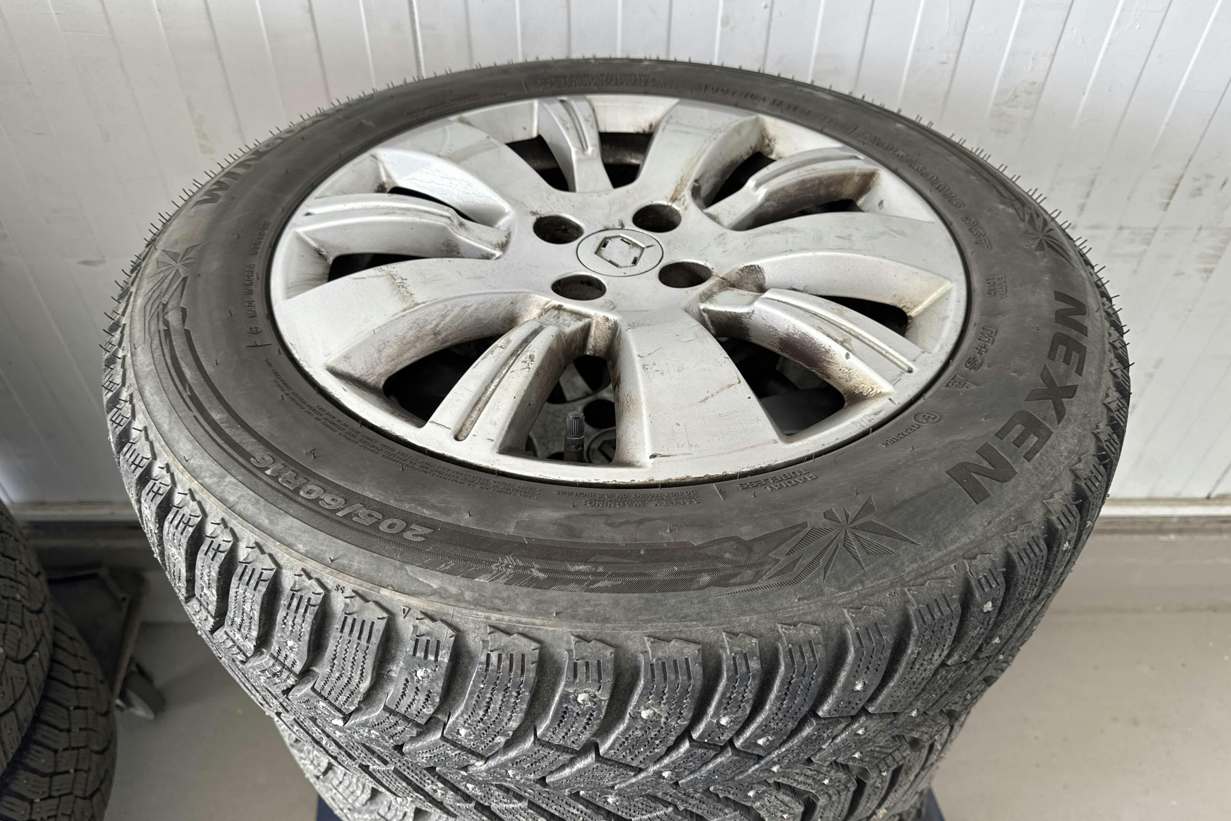 Vehicle Image 18