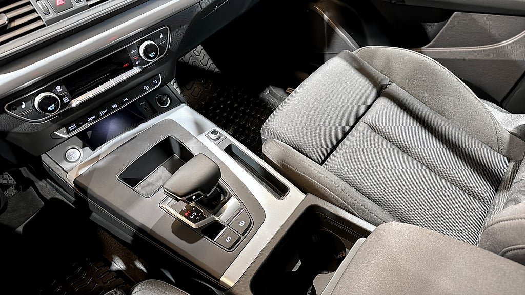 Vehicle Image 18