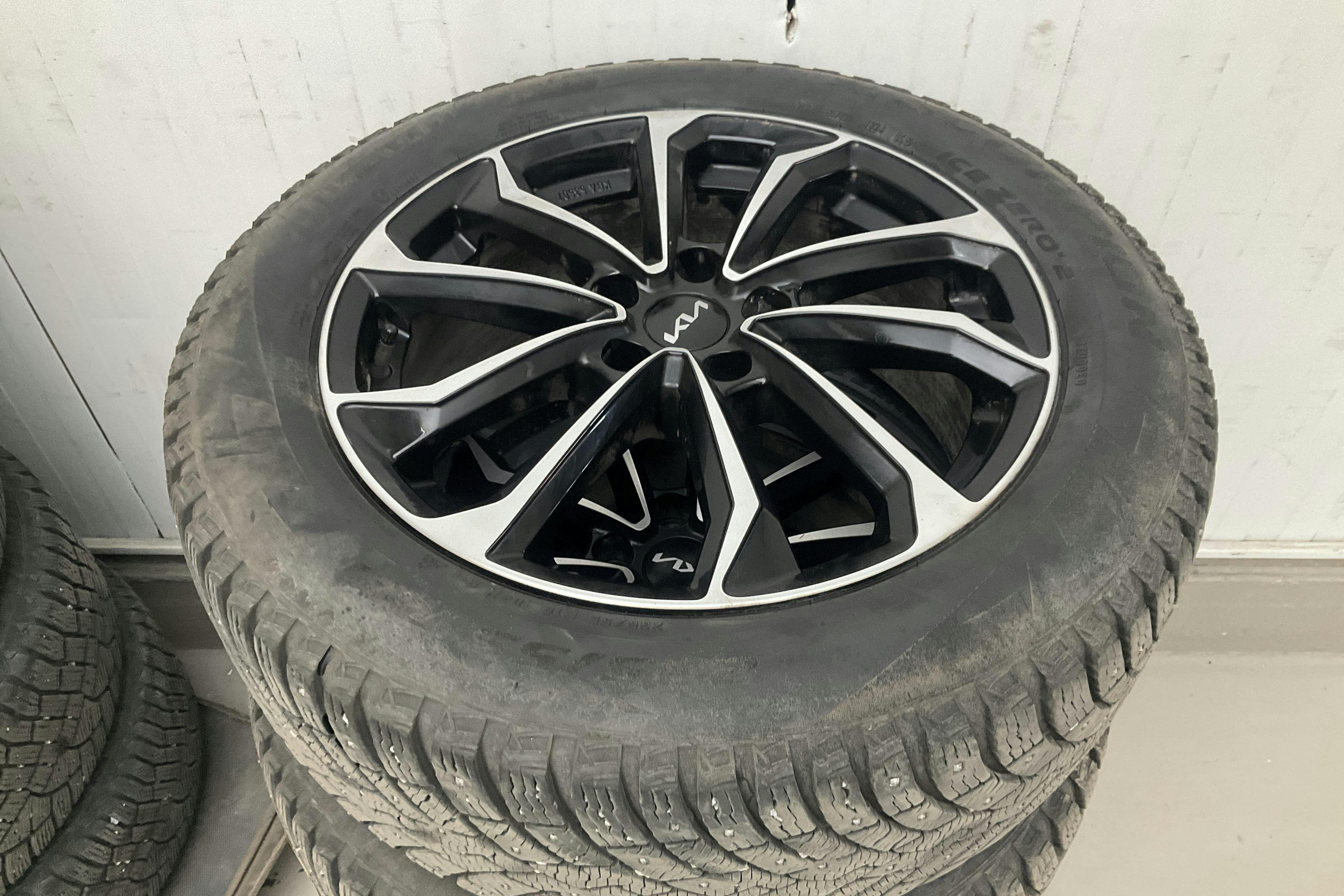 Vehicle Image 21