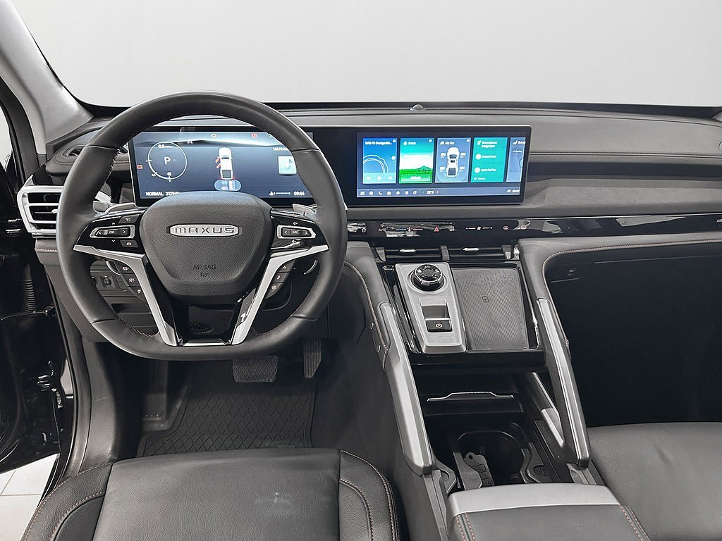 Vehicle Image 10