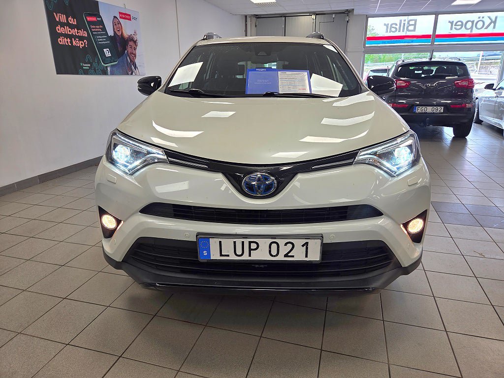Vehicle Image 16