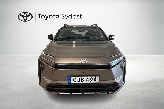 Vehicle Image 6